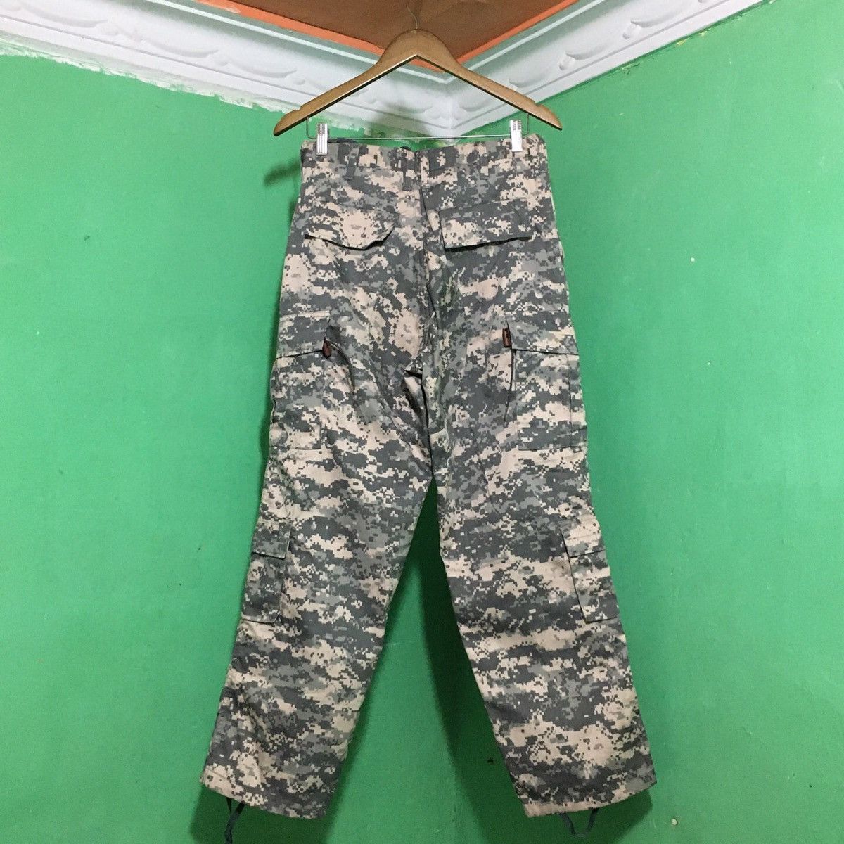 Japanese Brand 💥SOLD💥 Vintage Millitary Issue Digital Camo Cargo Pants Size US 30 / EU 46 - 2 Thumbnail