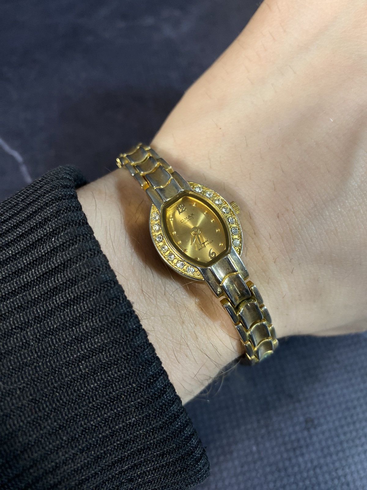 Jewelry × Vintage Elegant OMAX Watch with Crystals and Gold Case Size ONE SIZE - 3 Thumbnail