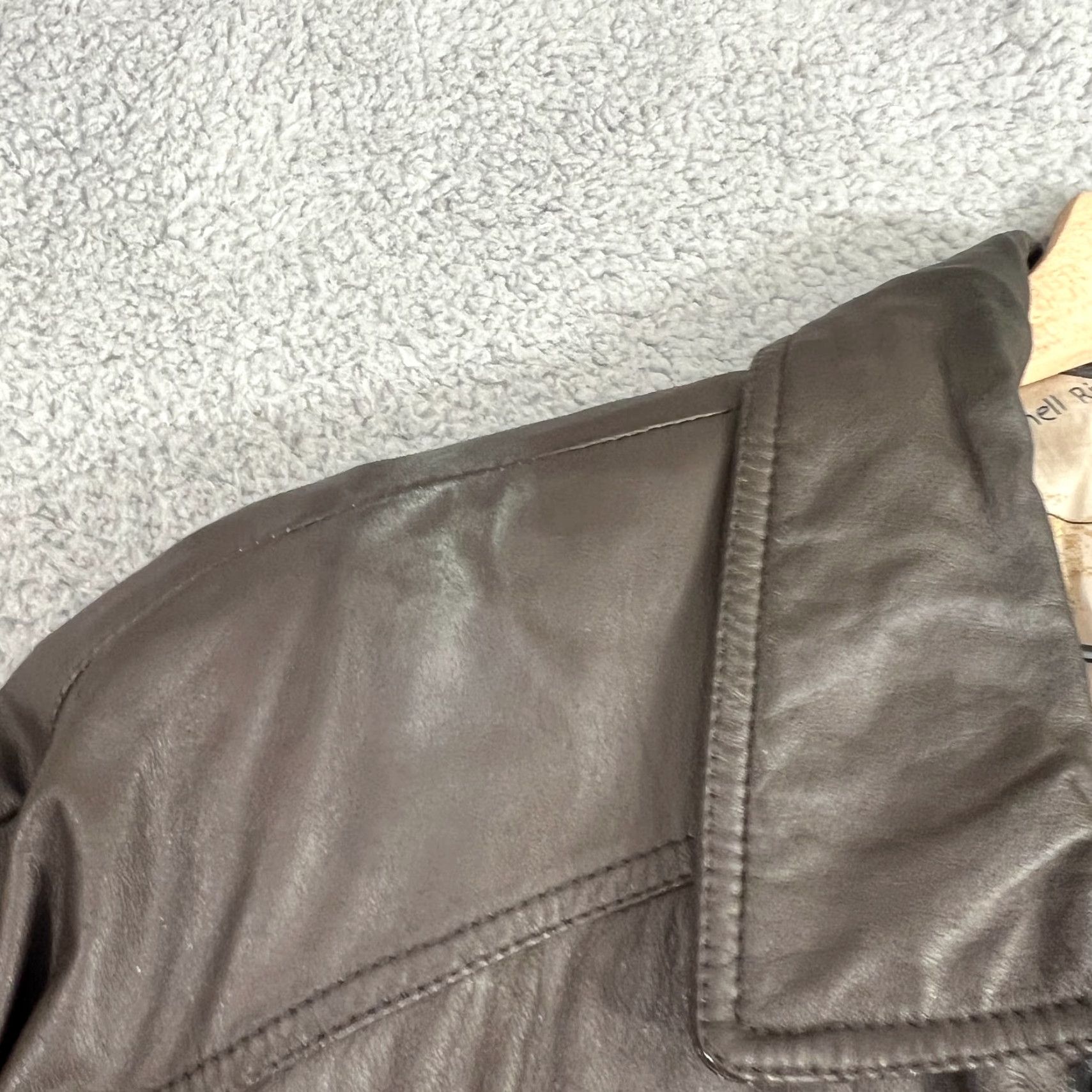 Vintage VINTAGE MEMBERS CLUB North American Hunting Club Life Member MENS Brown Leather Bomber Jacket L Size US L / EU 52-54 / 3 - 6 Thumbnail