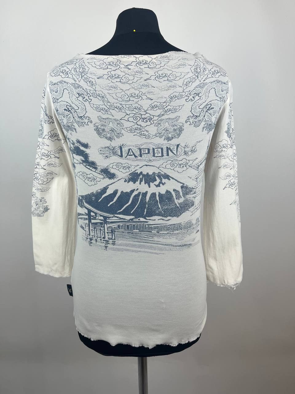 Michiko Koshino MICHIKO KOSHINO Graphic Tee Oriental Lady & Clouds Print Size S / US 4 / IT 40 - 3 Thumbnail