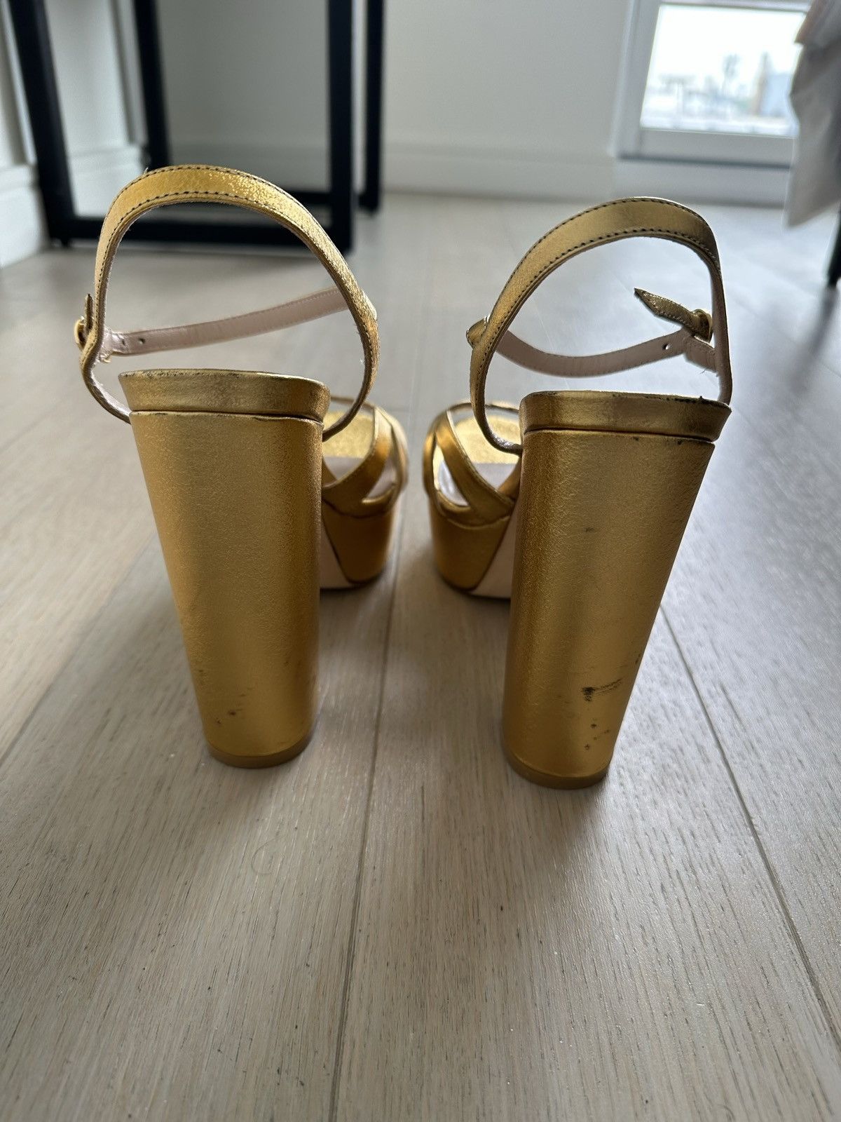 Stuart Weitzman Gold Platform Sandal Size US 9.5 / IT 39.5 - 3 Thumbnail