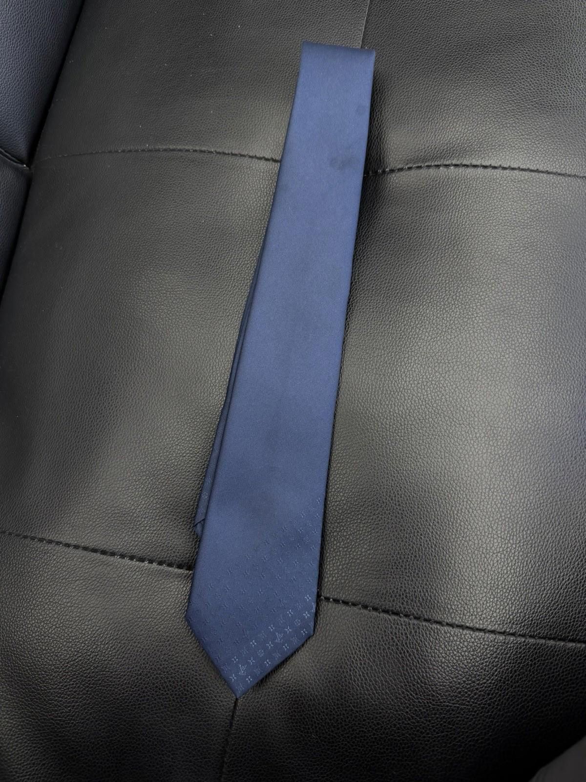 Louis Vuitton Louis Vuitton Tie Silk 100 % Authentic Monogram Tie , Blue Size ONE SIZE - 1 Thumbnail