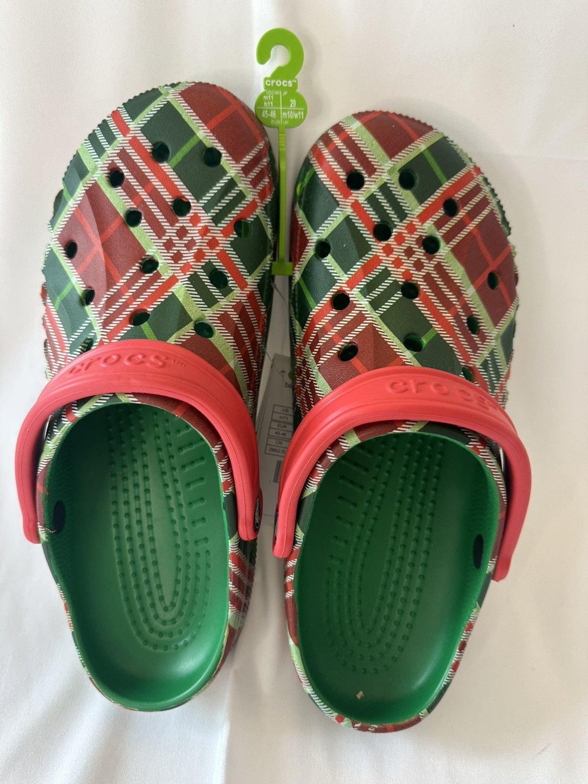 Crocs Crocs Baya Holiday Plaid Clogs Size 11 Men Christmas Red Gre Size US 11 / EU 44 - 1 Thumbnail