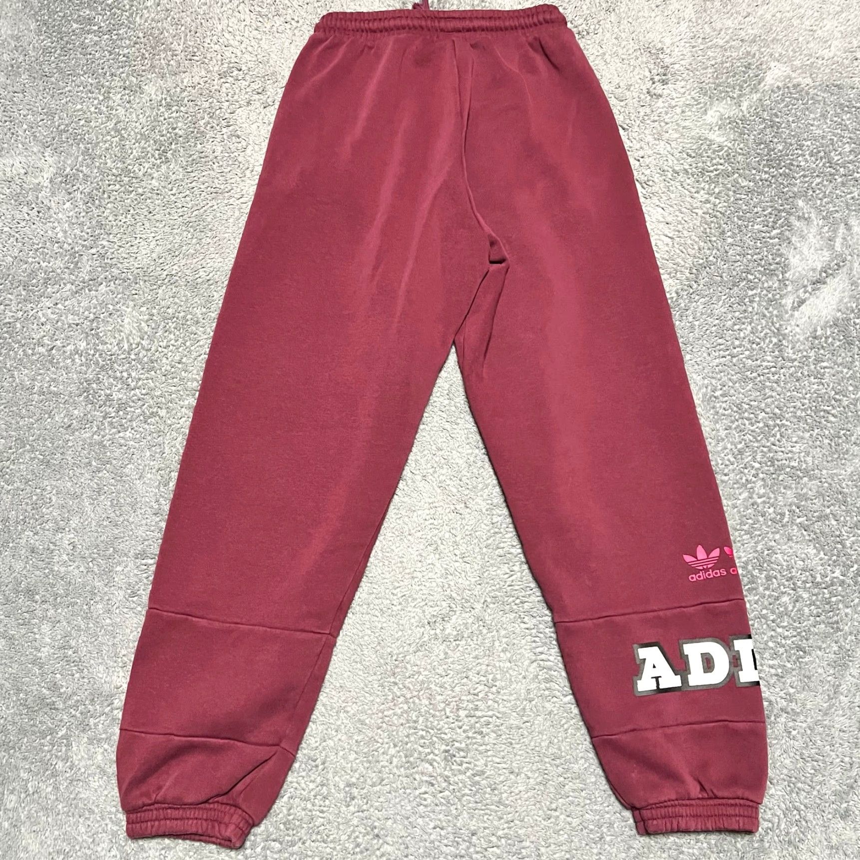 Adidas Adidas Pants Womens Small Logo Play Cuff Jogger Victory Crimson H20450 Size 28" / US 6 / IT 42 - 4 Thumbnail