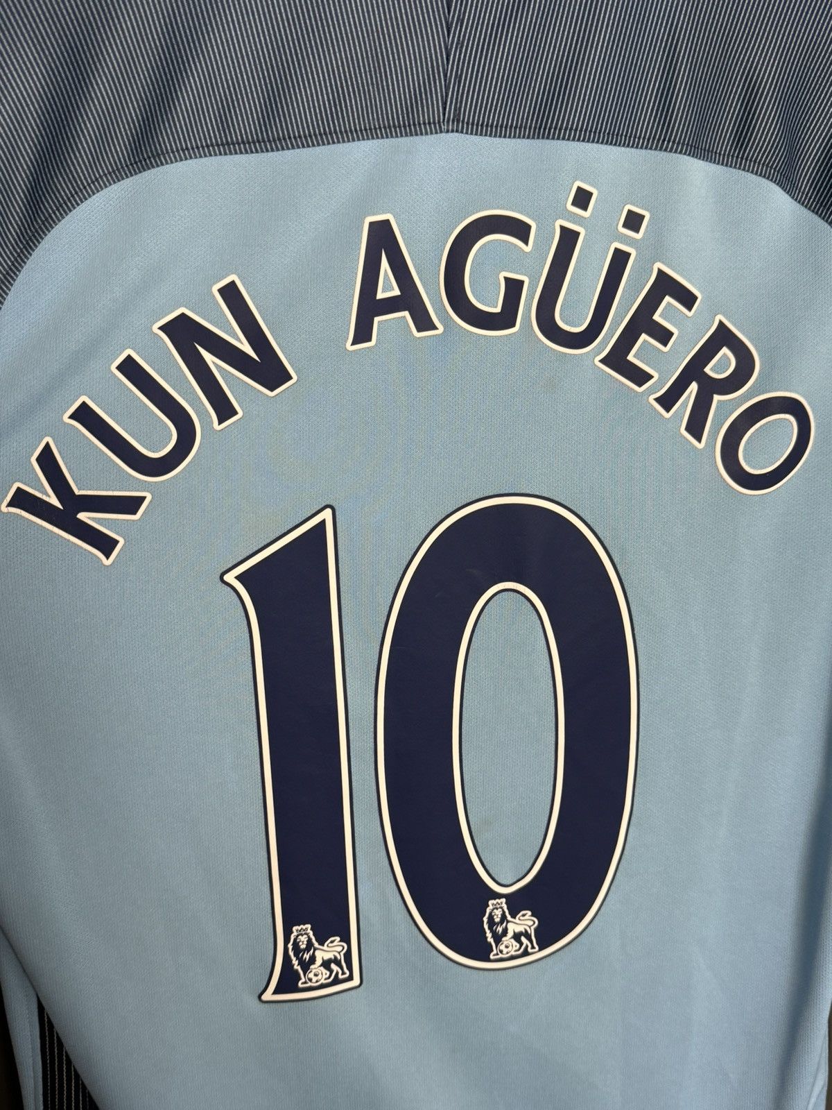 Nike Manchester City 16/17 Home Kun Aguero Football Jersey Size US S / EU 44-46 / 1 - 3 Thumbnail