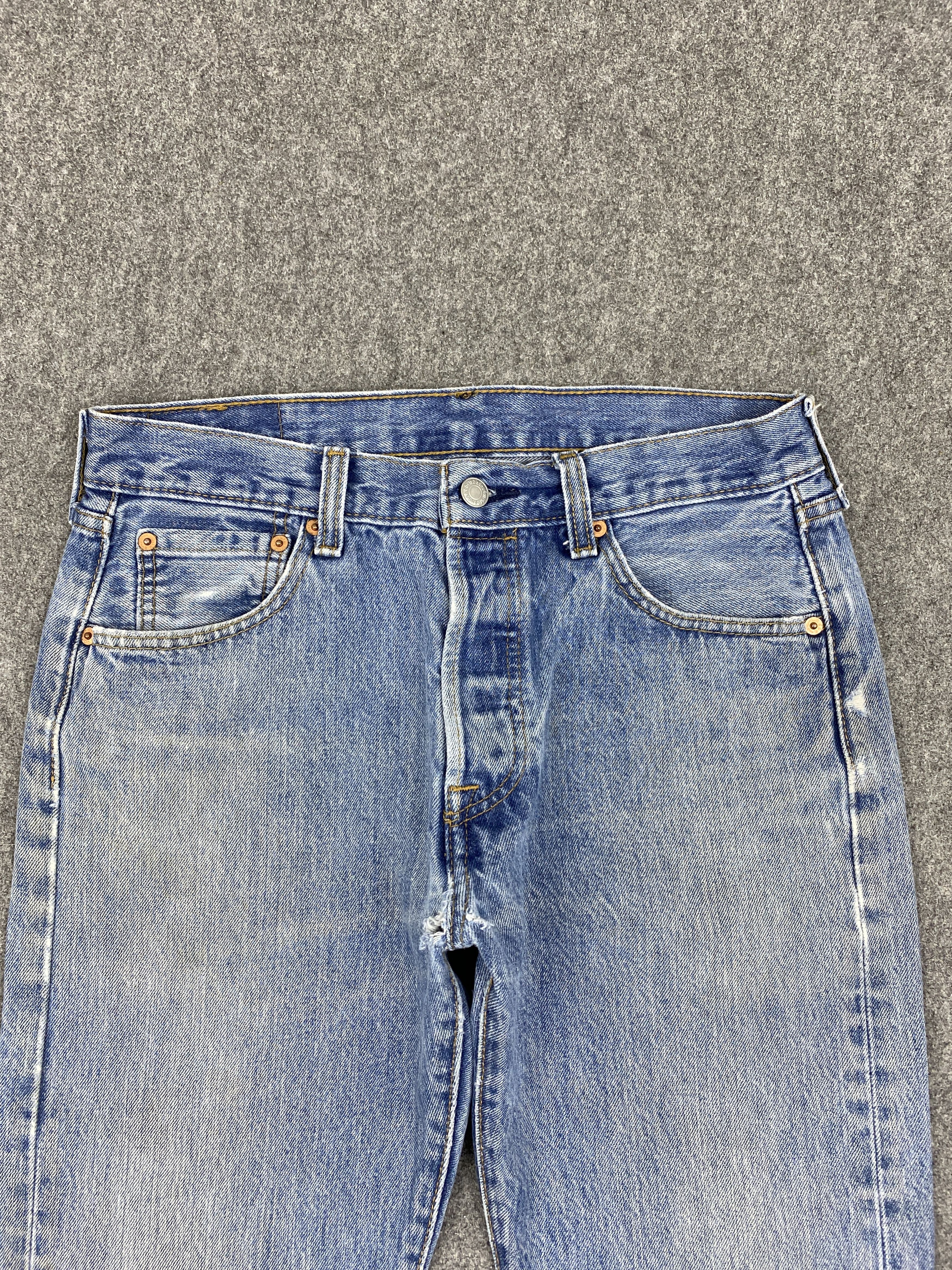 Levi's Vintage Levis 501 Light Wash Denim Jeans DP2731 Size US 31 - 2 Thumbnail
