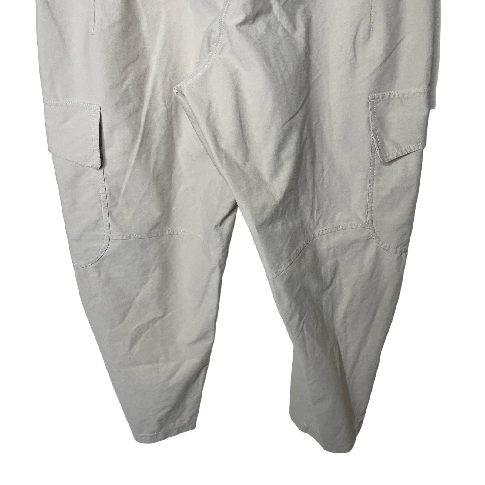 Lululemon Lululemon Light Cargo Pocket High-Rise Pants natural ivory Size 29" - 9 Thumbnail