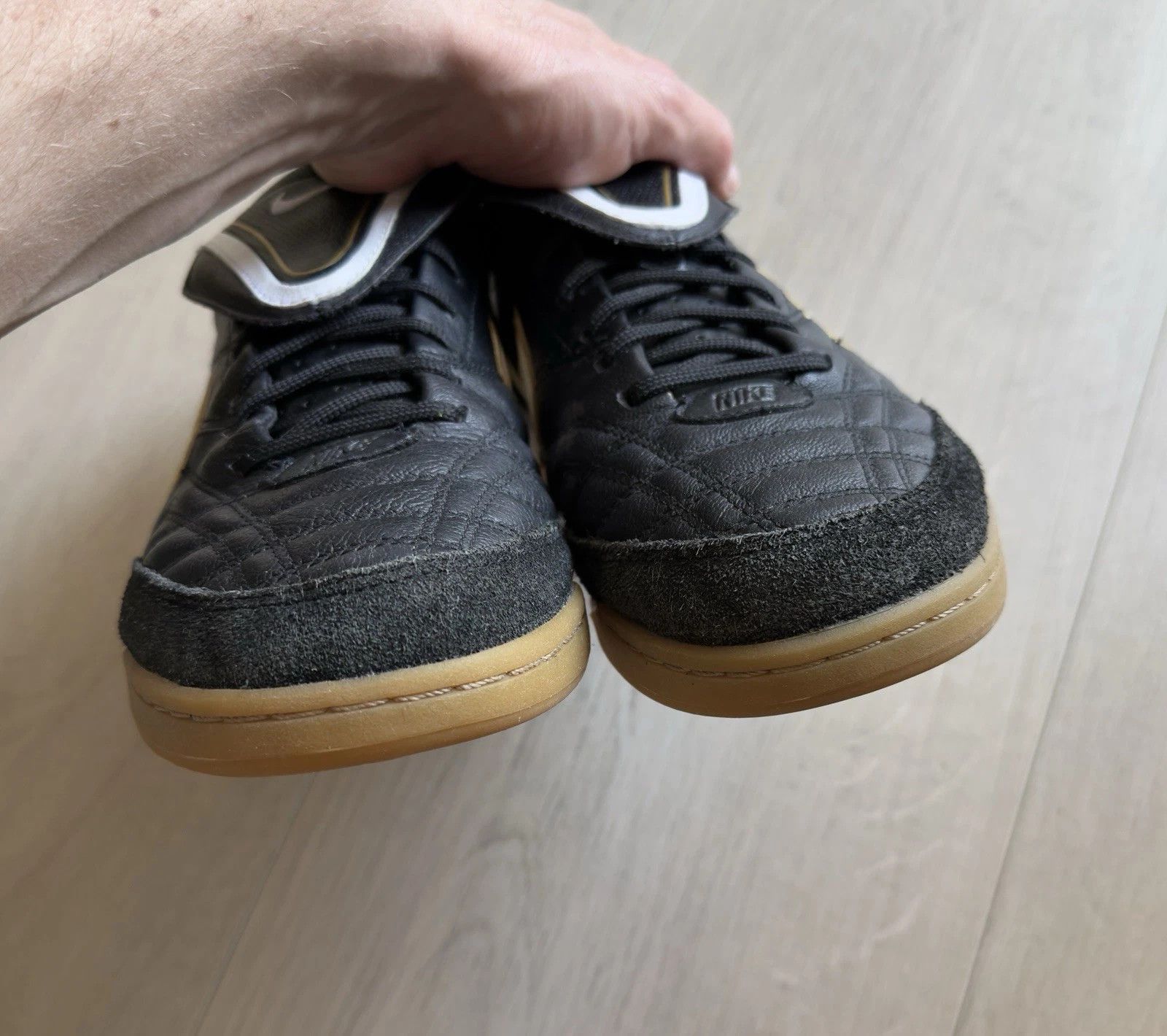 Nike Nike Tiempo leather Shoes Indoor Cleats Soccer Football Mens Size US 11 / EU 44 - 9 Thumbnail