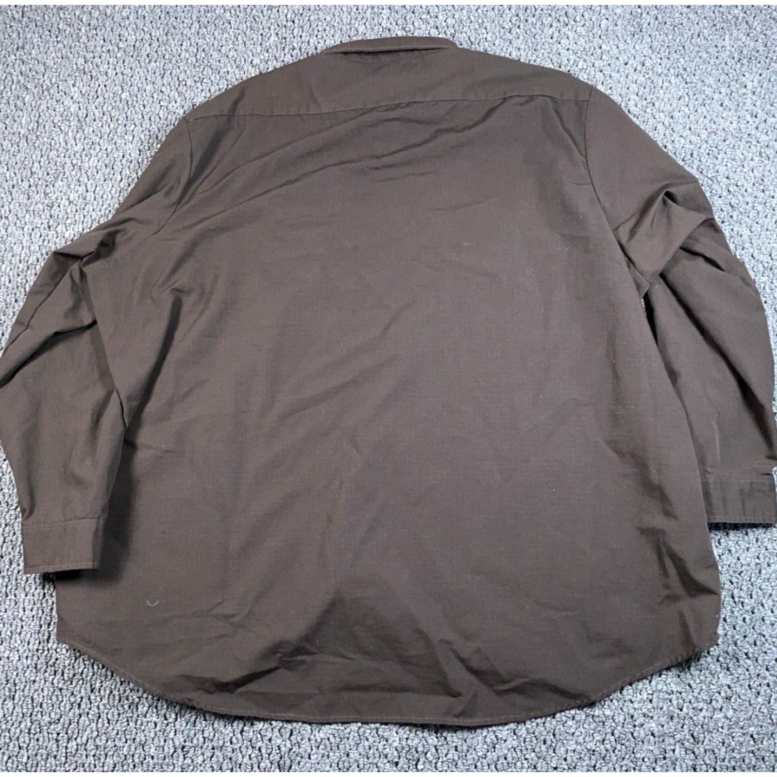 Propper Propper Military Tactical Shirt Adult 3XL Long Brown Name Patch Polyester Blend Button-Up Shirt Mens 90s Military Workwear Twill Brown Size US XXL / EU 58 / 5 - 2 Thumbnail