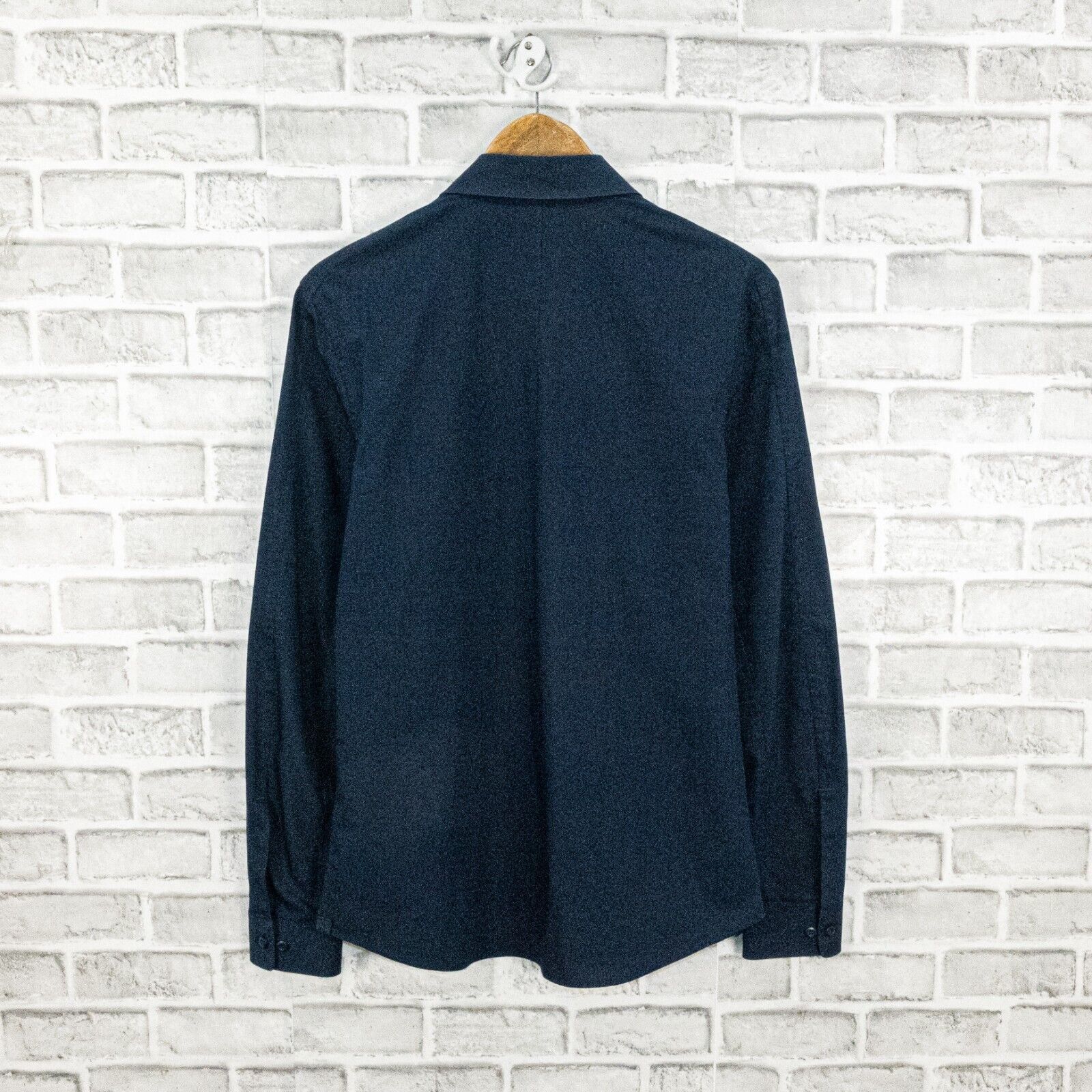 Lululemon Lululemon Men's Navy Blue Button up Shirt Long Sleeve Size US S / EU 44-46 / 1 - 4 Thumbnail