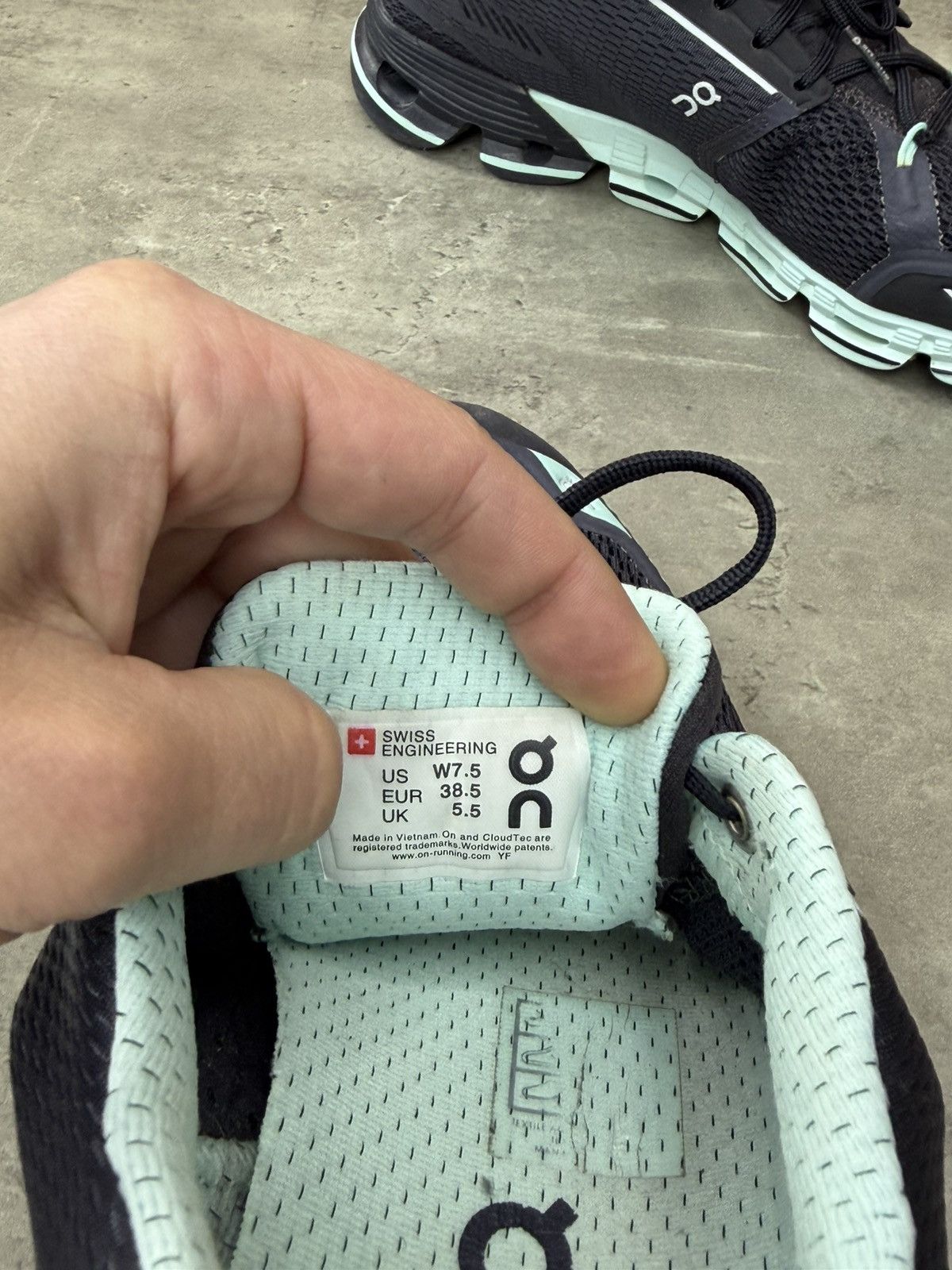 On On Running Cloud Women’s Sneakers US 7.5 EU 38.5 Size US 7.5 / IT 37.5 - 10 Thumbnail