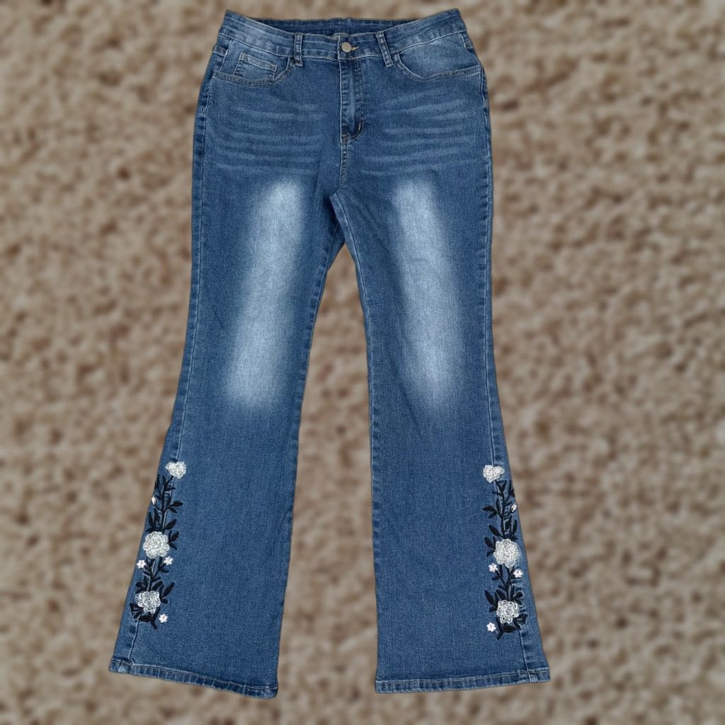 Vintage Vintage Unbranded Women's Jeans Flared 30x29 High Rise Denim Embroidered Floral Cotton Blend Blue Size 30" / US 8 / IT 44 - 1 Thumbnail