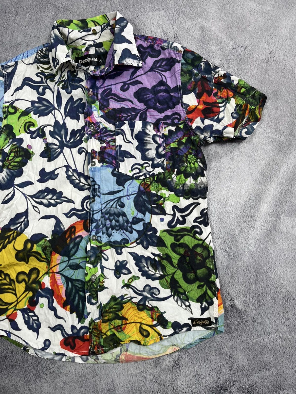 Vintage Vintage Y2K Desigual Hawaiian short sleeve shirt size M Size US M / EU 48-50 / 2 - 3 Thumbnail