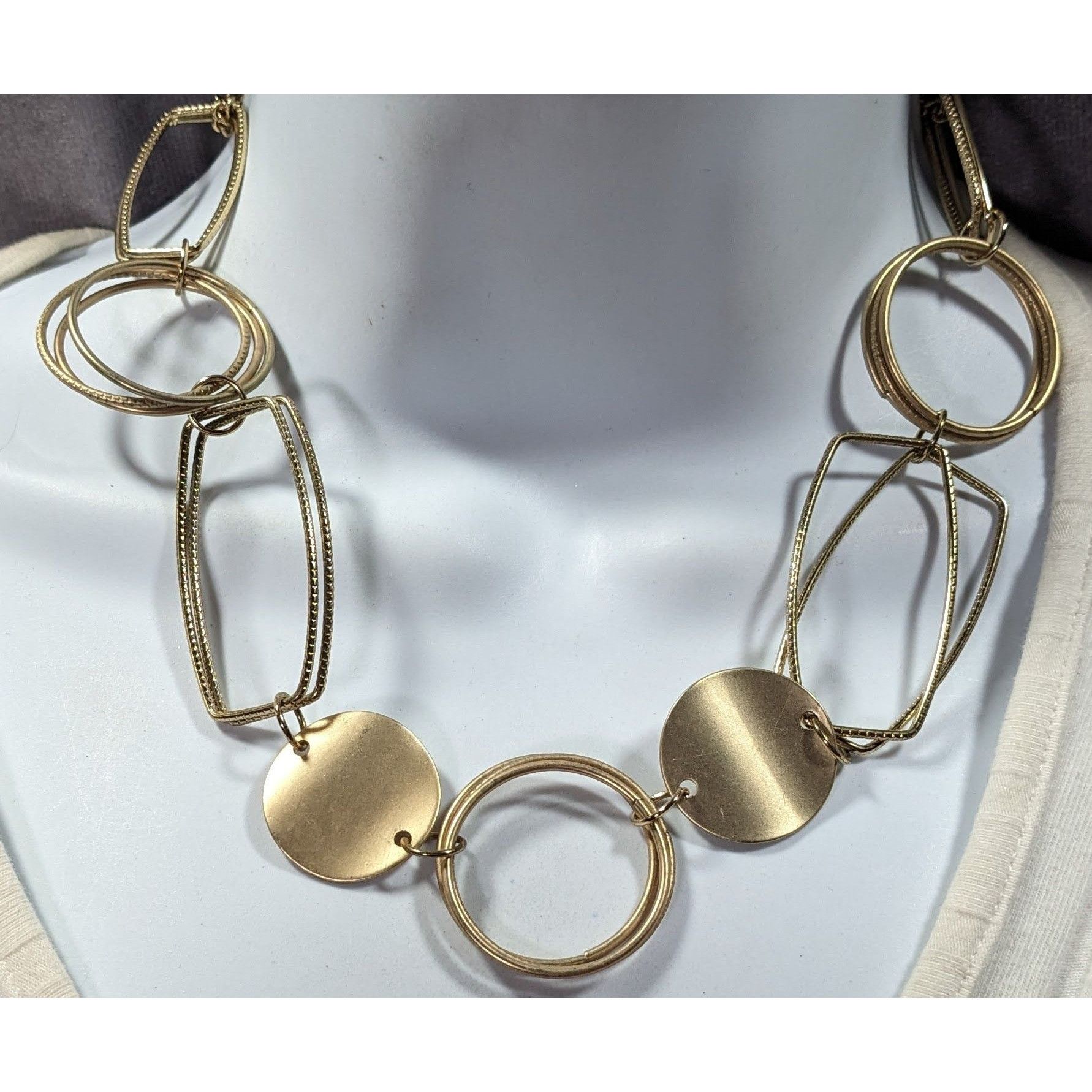Other Modern Geometric Gold Tone Link And Disc Necklace Size ONE SIZE - 4 Thumbnail
