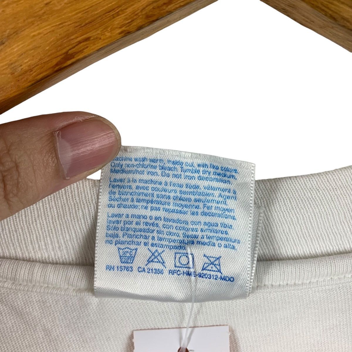 Hanes × Vintage Vintage UNIVERSITY OF HAWAII Rainbow printed tee Size US L / EU 52-54 / 3 - 14 Thumbnail