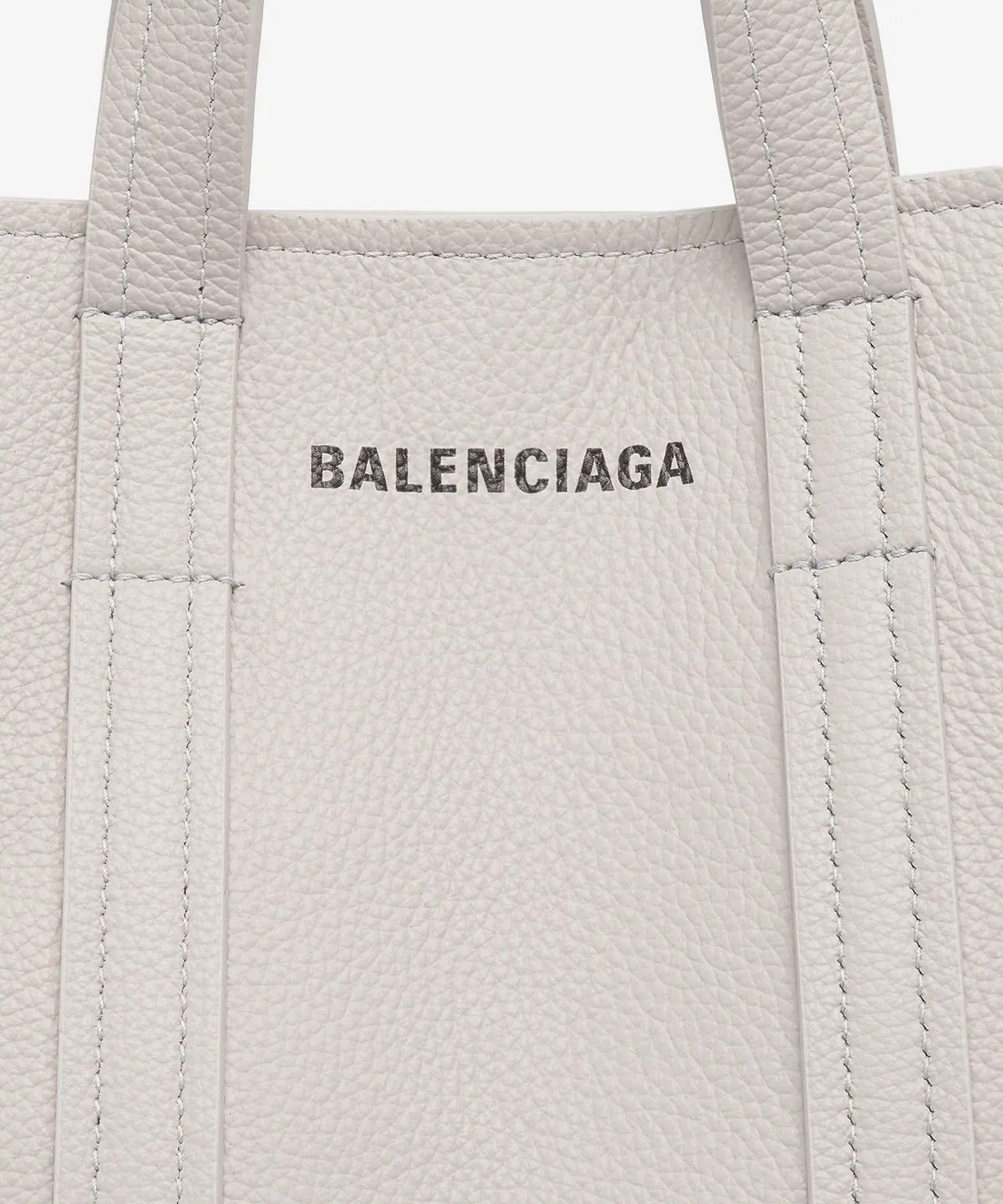 Balenciaga o1srvl11e0326 Size: OS / Shoulder Tote Bag in White Size ONE SIZE - 8 Thumbnail