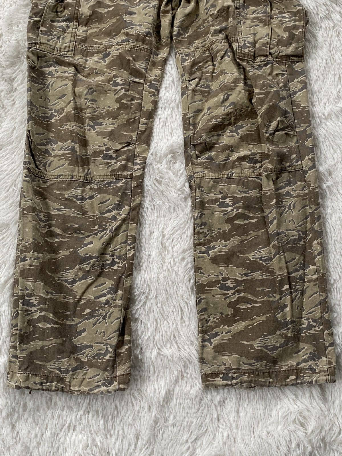 Uniqlo NICE🔥UNIQLO Tiger Stripe Camo Military Cargo pant Size US 32 / EU 48 - 7 Thumbnail