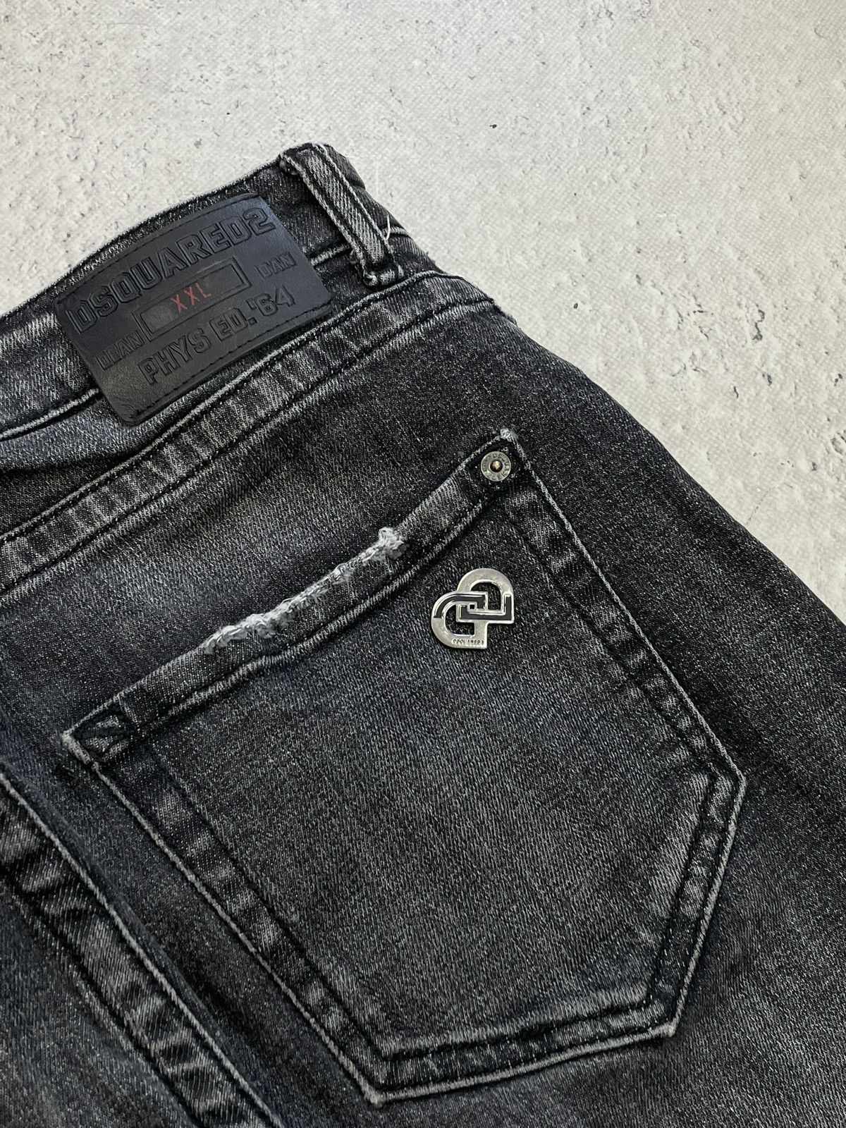 Dsquared2 Vintage slim Dsquared 2 slim black distressed jeans pants Size US 35 - 9 Thumbnail