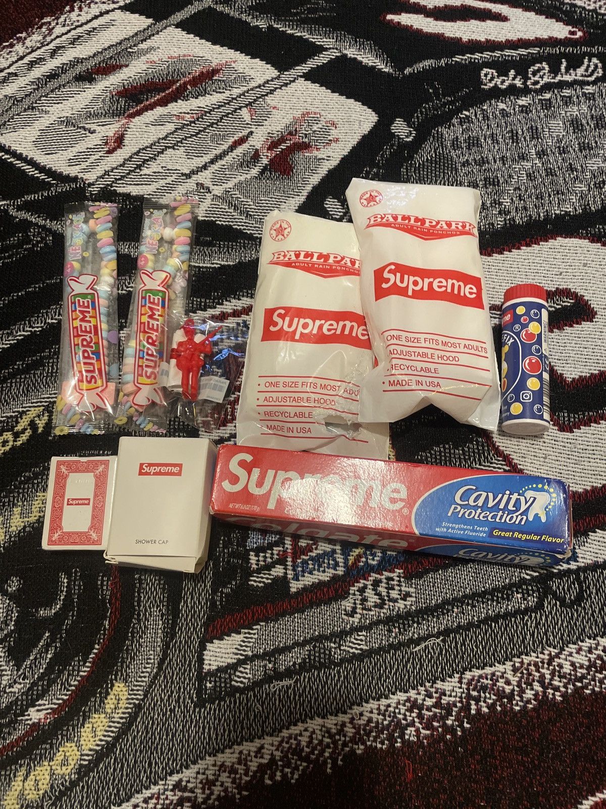 Supreme Lot of gifts Size ONE SIZE - 1 Preview
