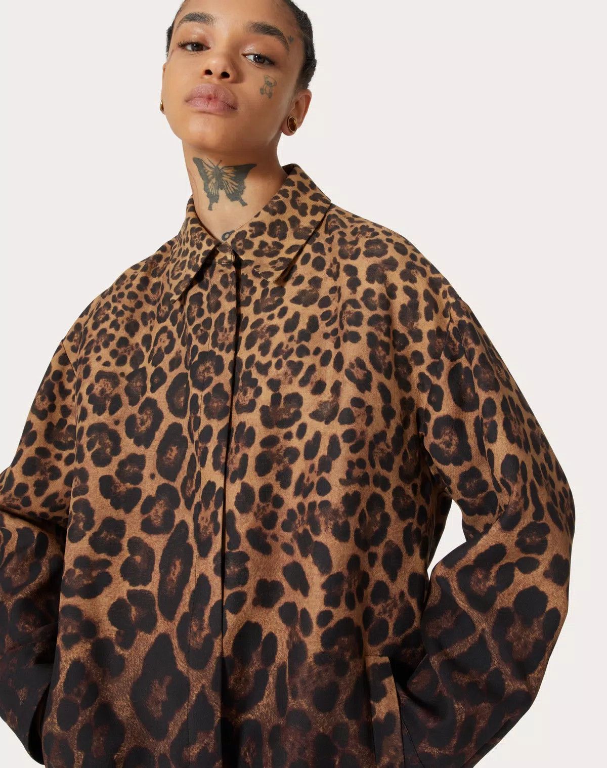 Valentino o1s1wg110625 Crepe Couture Animal Overshirt in Leopard/Brown Size M / US 6-8 / IT 42-44 - 5 Thumbnail