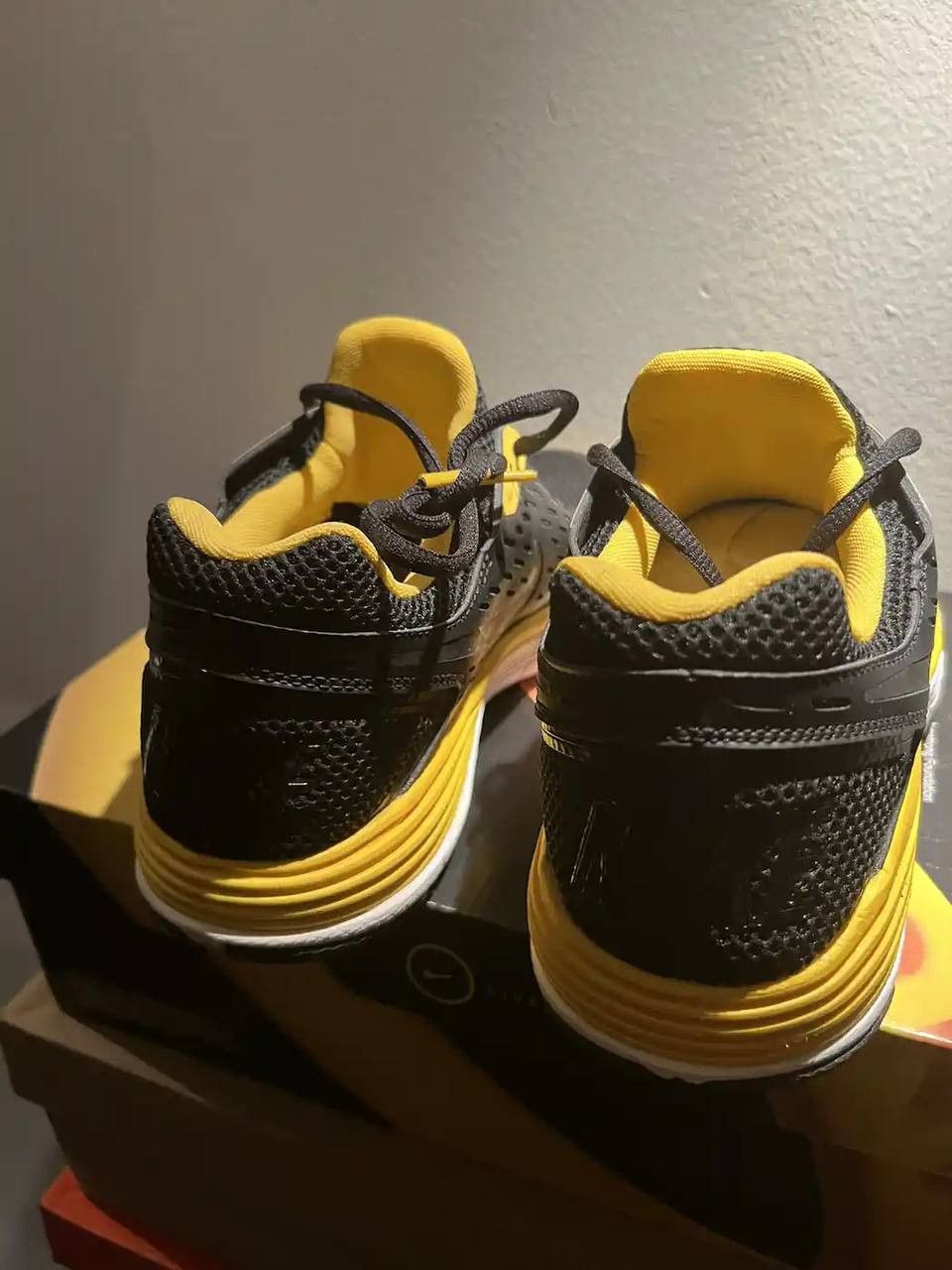 Nike Nike x Livestrong Size US 8 / EU 41 - 7 Thumbnail