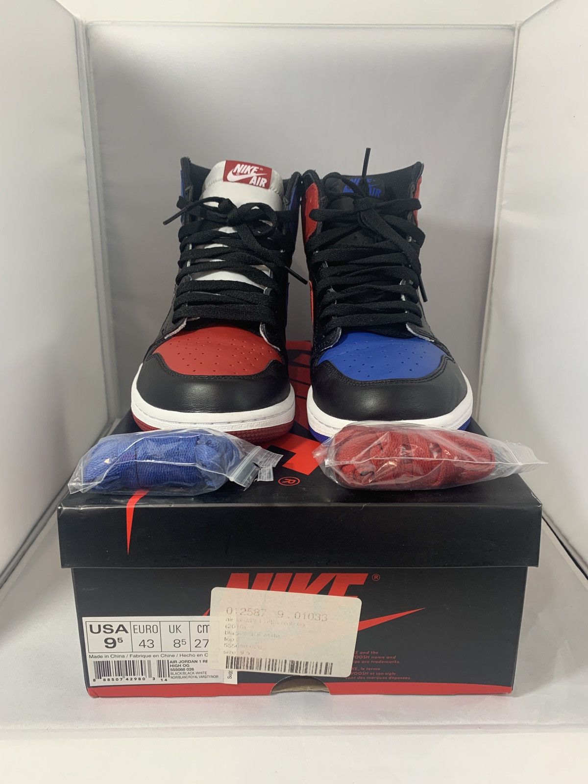 Nike Air Jordan 1 Retro High OG Size US 9.5 / EU 42-43 - 1 Thumbnail