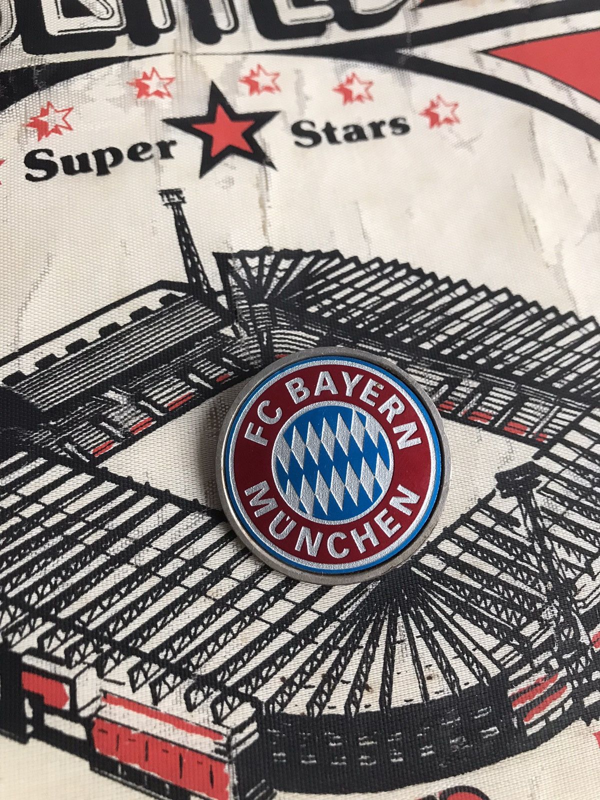 Vintage Rare europe pin enamel badge FOOTBALL CLUB BAYERN MUNCHEN EV Size ONE SIZE - 9 Thumbnail