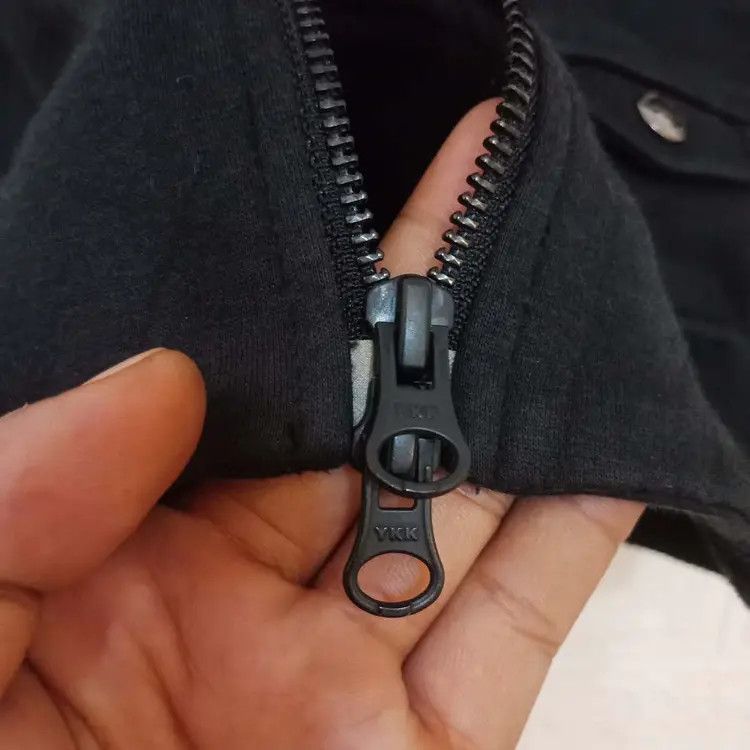 Katharine Hamnett London Vintage Katharine Hamnett London black zip hoodie Size M / US 6-8 / IT 42-44 - 7 Thumbnail