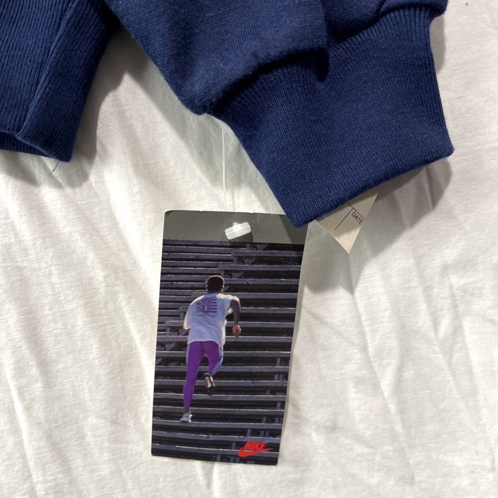 Nike VINTAGE Nike Sweatshirt Mens Large Navy Blue Long Sleeve Pullover 90s Shirt Size US L / EU 52-54 / 3 - 7 Thumbnail