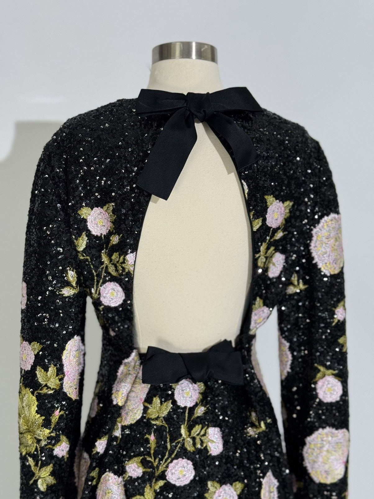 Giambattista Valli Brand New US 8 Giambattista Valli Floral Embroidered Gown Size M / US 6-8 / IT 42-44 - 6 Thumbnail