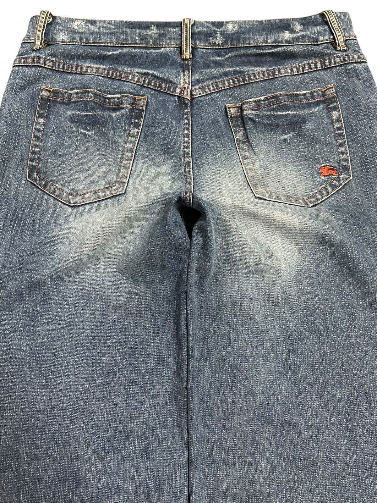 Burberry Vintage Burberry Blue Label Faded Wash Baggy Jeans Size US 31 - 5 Thumbnail