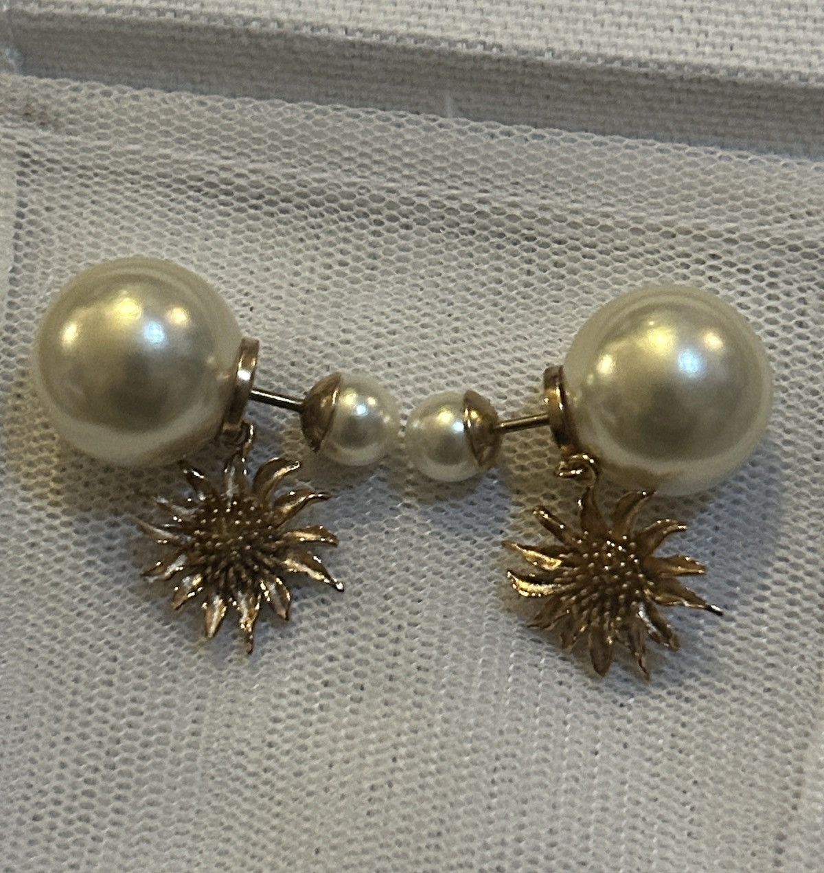Dior DIOR TRIBALES EARRINGS Gold-Finish Metal and White Resin Size ONE SIZE - 3 Thumbnail