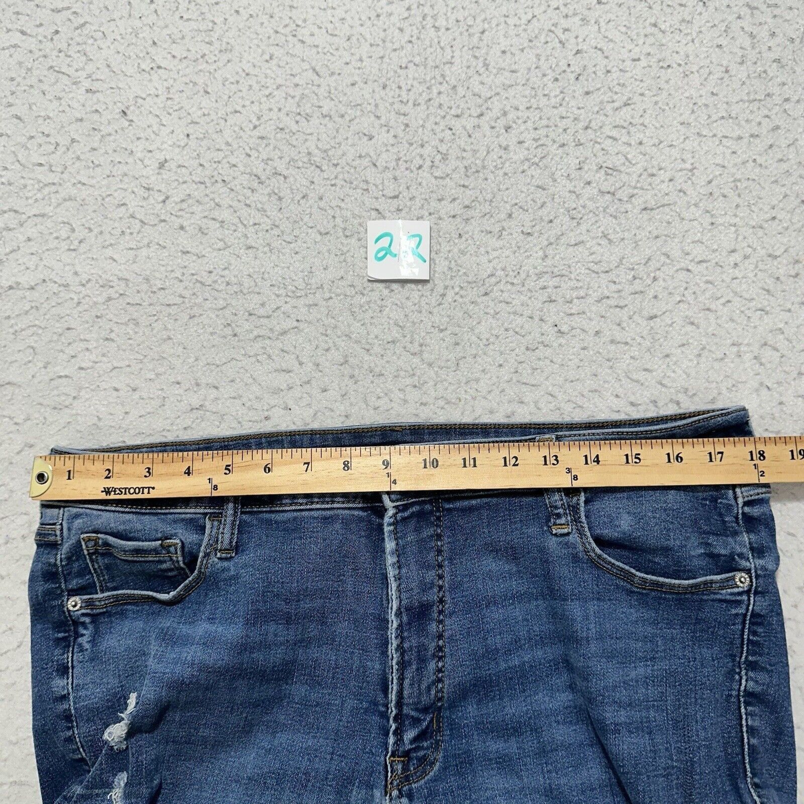 Old Navy Old Navy Rockstar 18 Skinny High Rise Ripped Jeans 36x28 Size 40" / US 18 - 10 Thumbnail