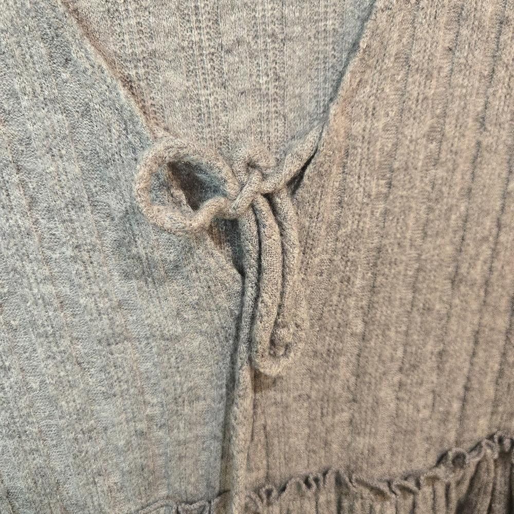 Designer Altard State V Neck Top Size S / US 4 / IT 40 - 2 Thumbnail