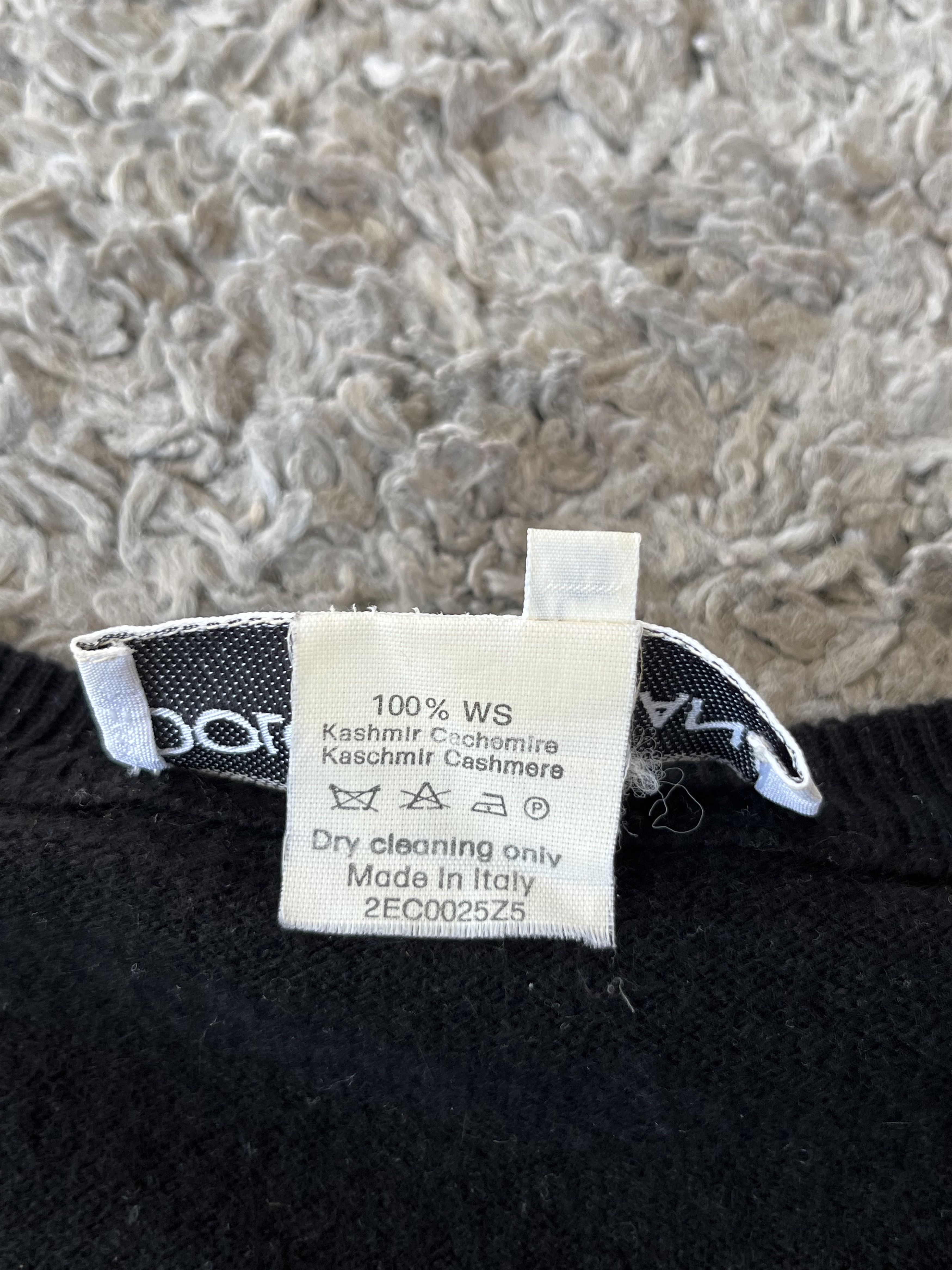 Dolce & Gabbana DOLCE&GABBANA Vintage V Neck MADE IN ITALY 100% Kashmir Size S / US 4 / IT 40 - 8 Thumbnail