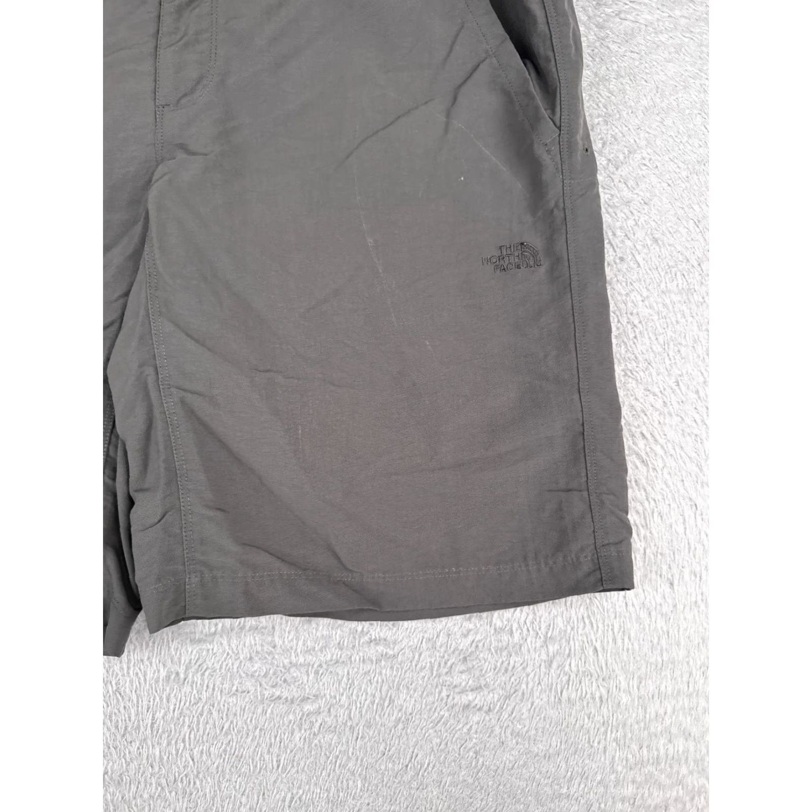 The North Face The North Face Shorts Mens 38 Gray 100% Nylon Chino Hike Camping Golf Work 38x10 Size US 38 / EU 54 - 2 Thumbnail