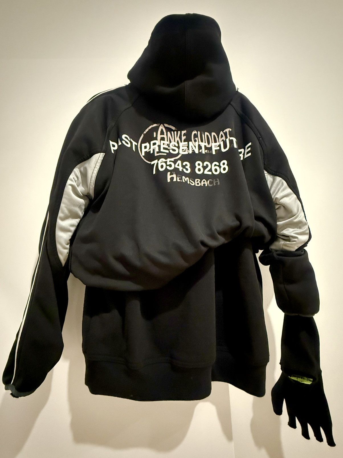 Prototypes RARE 1 of 1 PROTOTYPES Glove Hoodie hard proto-types balenci Size US L / EU 52-54 / 3 - 4 Thumbnail