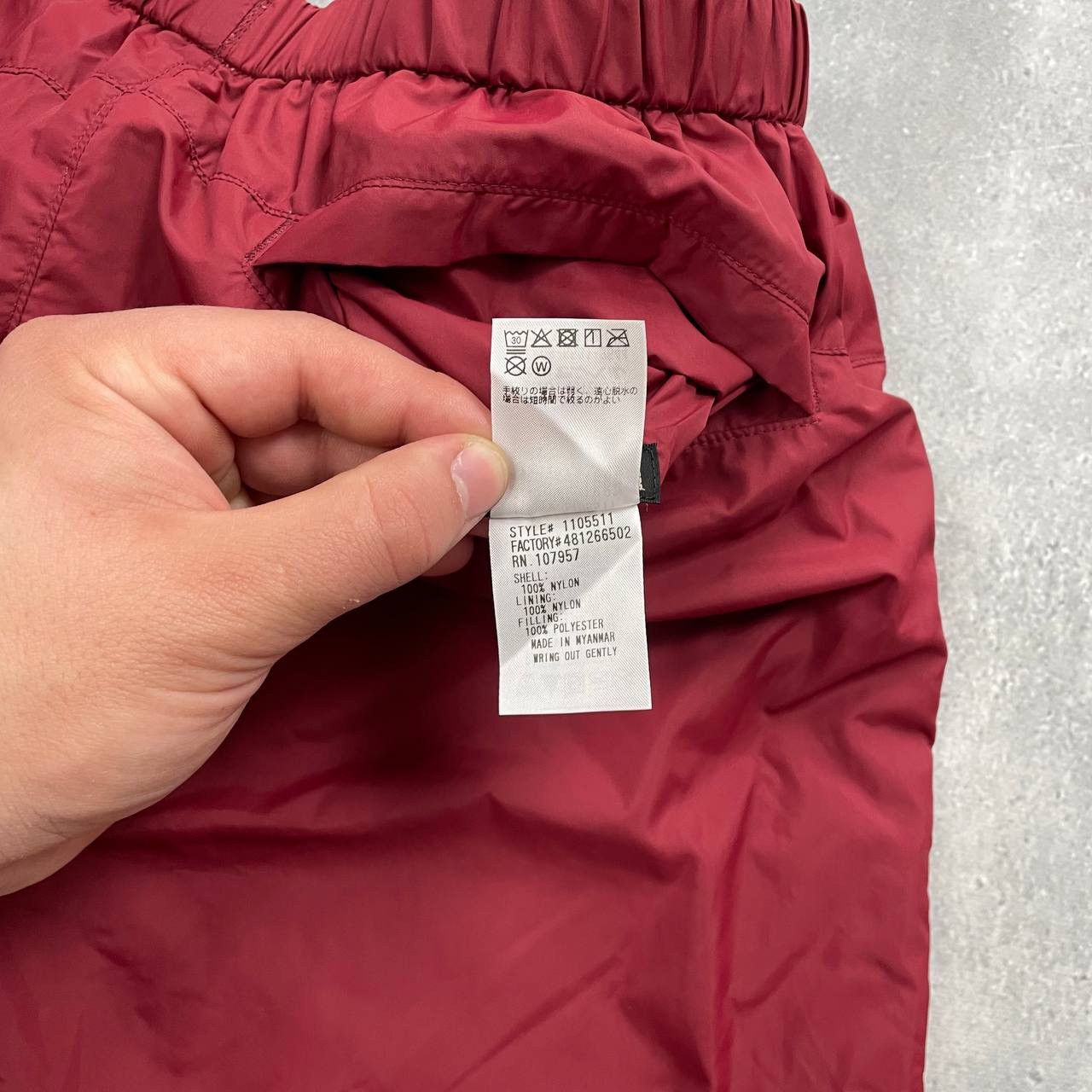 Japanese Brand × Montbell Montbell Reversible Thermawrap Shorts Women's Red/ Gold Size 26" / US 2 / IT 38 - 25 Thumbnail