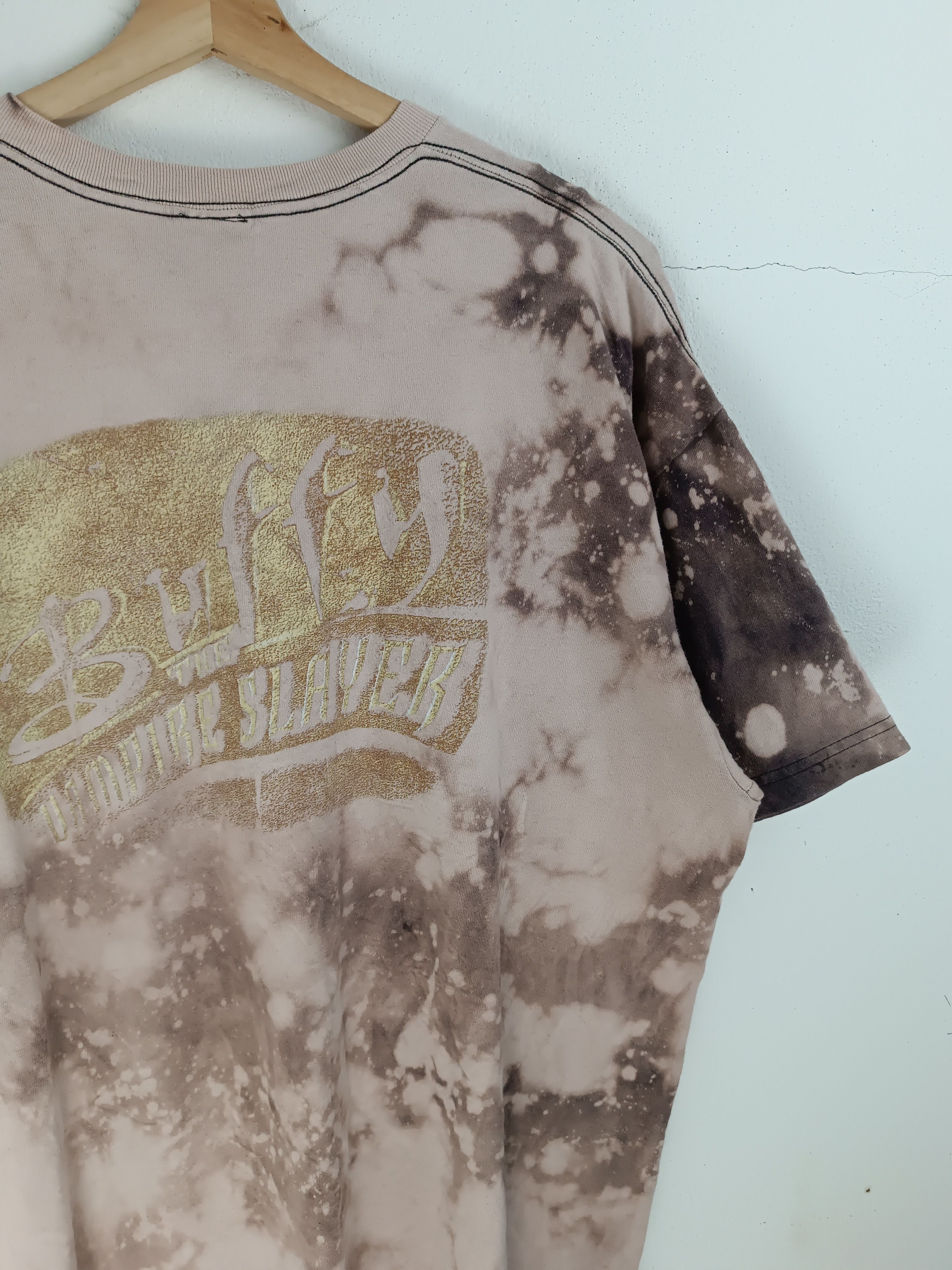 Vintage VINTAGE 90'S BUFFY THE VAMPIRE SLAYER ACID WASH DISTRESSED Size US XXL / EU 58 / 5 - 13 Thumbnail