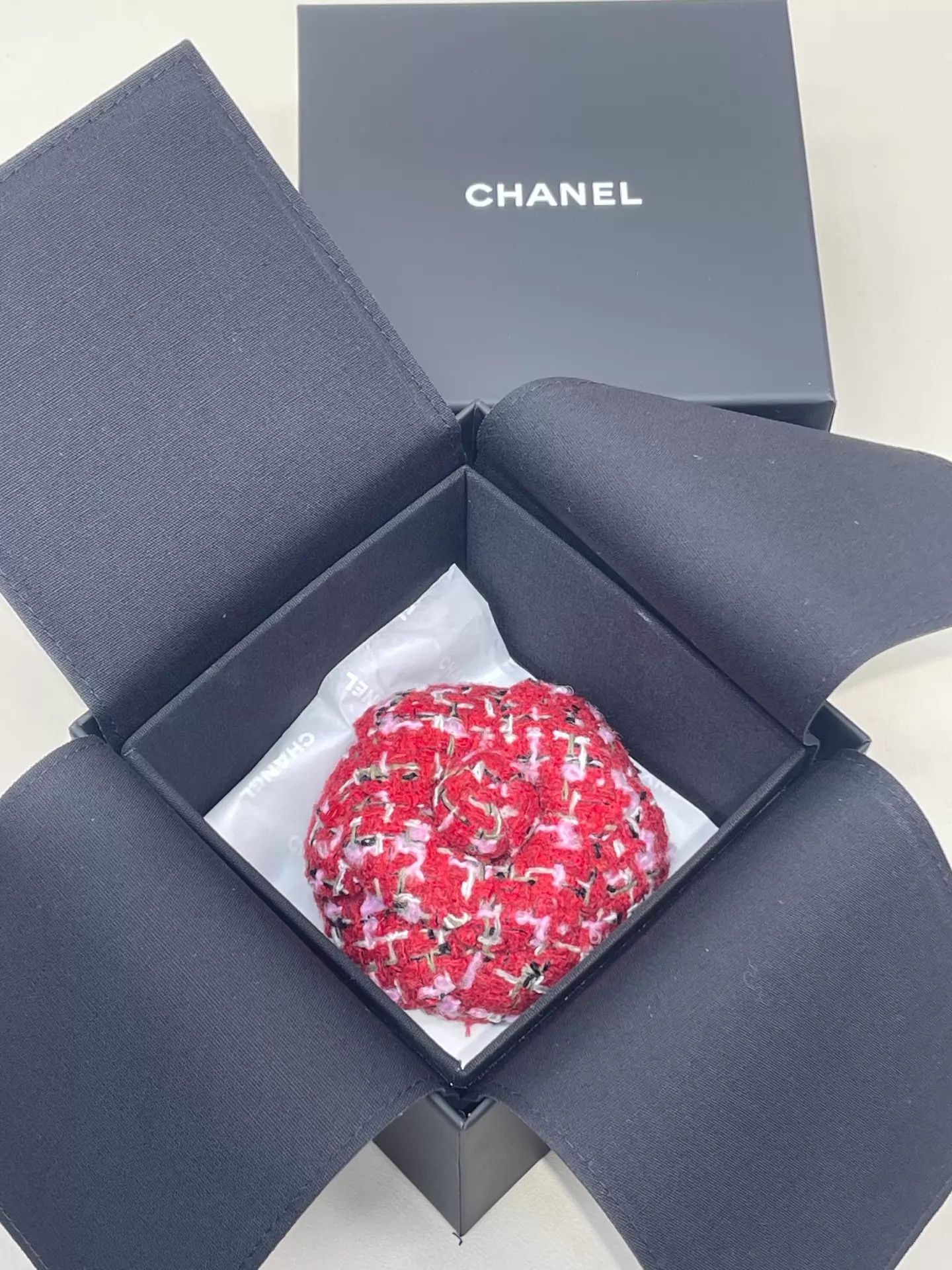 Chanel Chanel 25K Tweed Camellia Brooch Size ONE SIZE - 2 Thumbnail