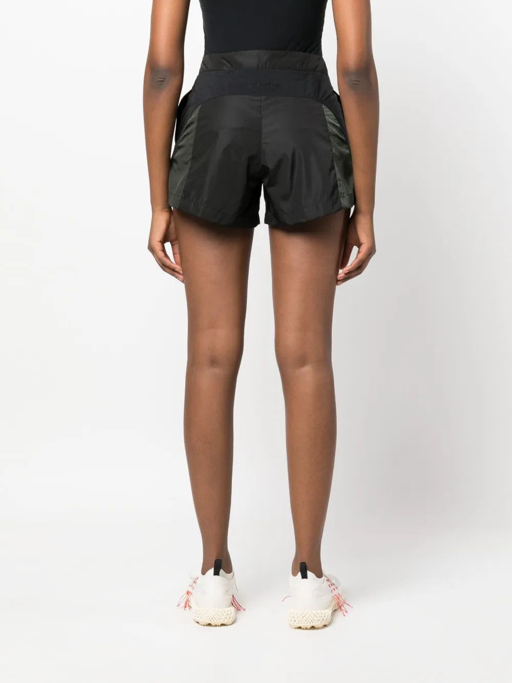 Moncler o1y1125 Short in Black/Gray Size 27" / US 4 / IT 40 - 4 Thumbnail