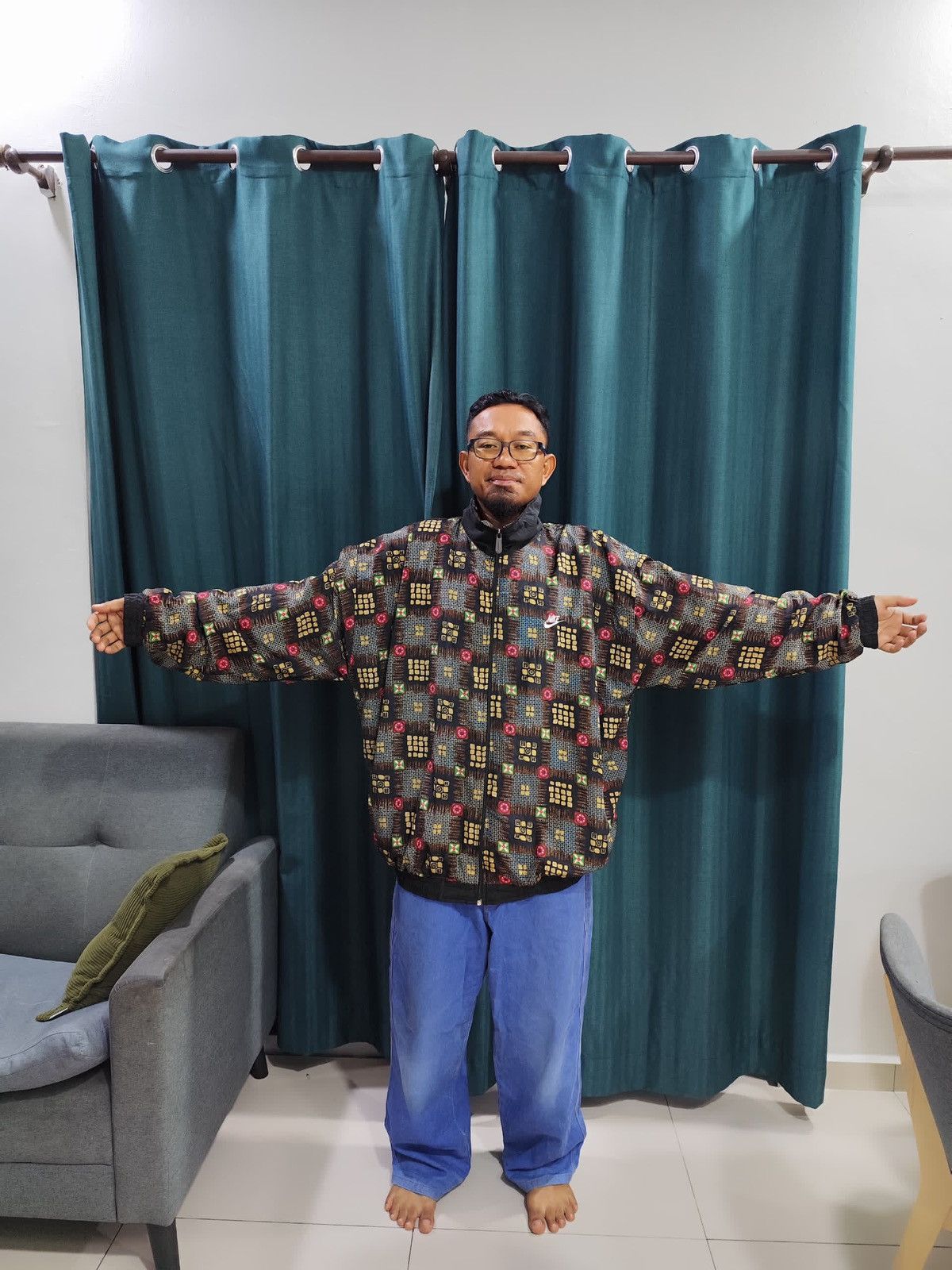 Nike Vintage Nike Big Logo Windbreaker Rare Pattern 90s Size US L / EU 52-54 / 3 - 11 Thumbnail