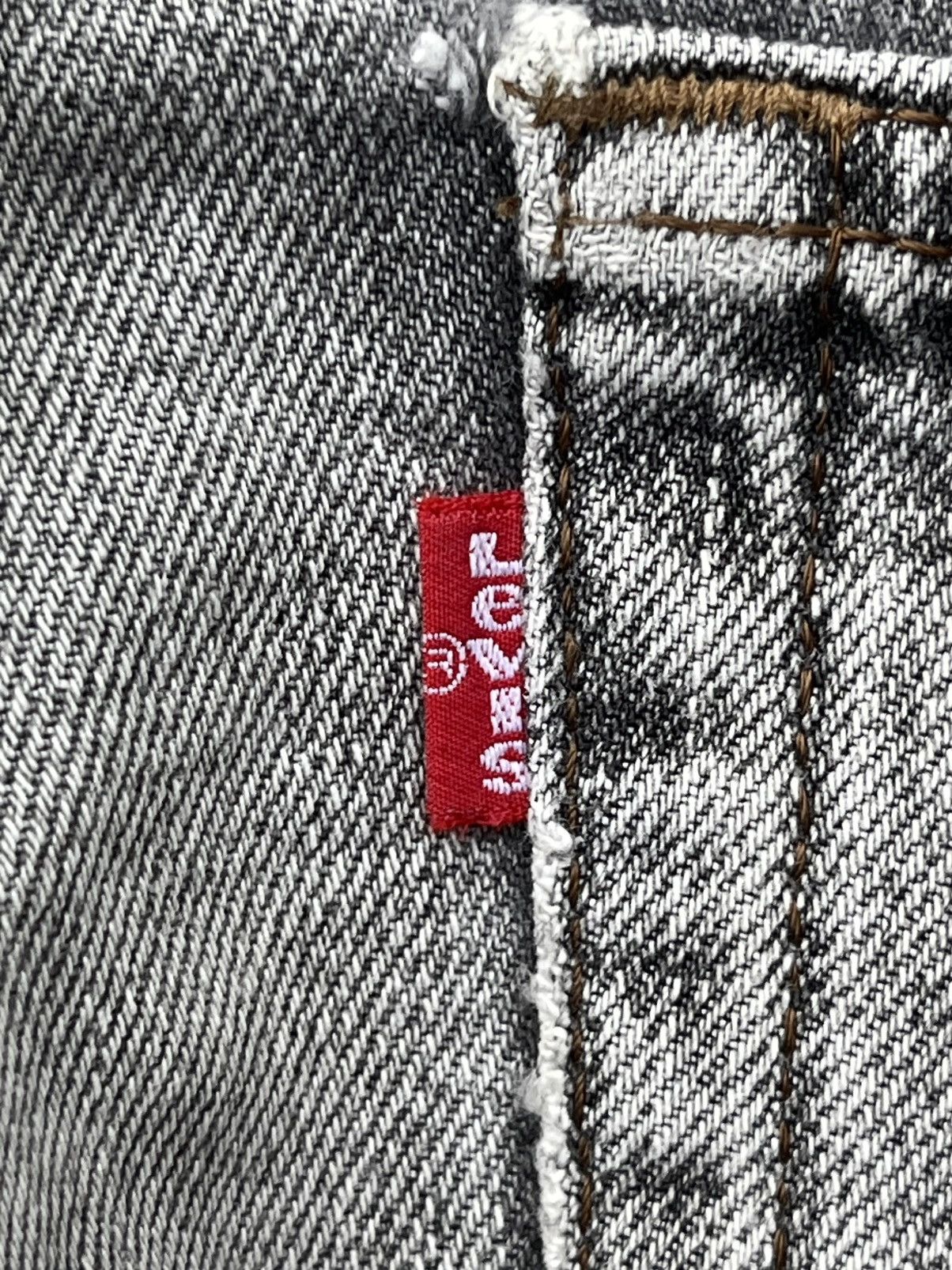 Levi's × Levi's Vintage Clothing × Vintage Vintage 90s Levi’s 505 Grey Wash Distressed Frayed Leg Jeans Size US 35 - 11 Thumbnail
