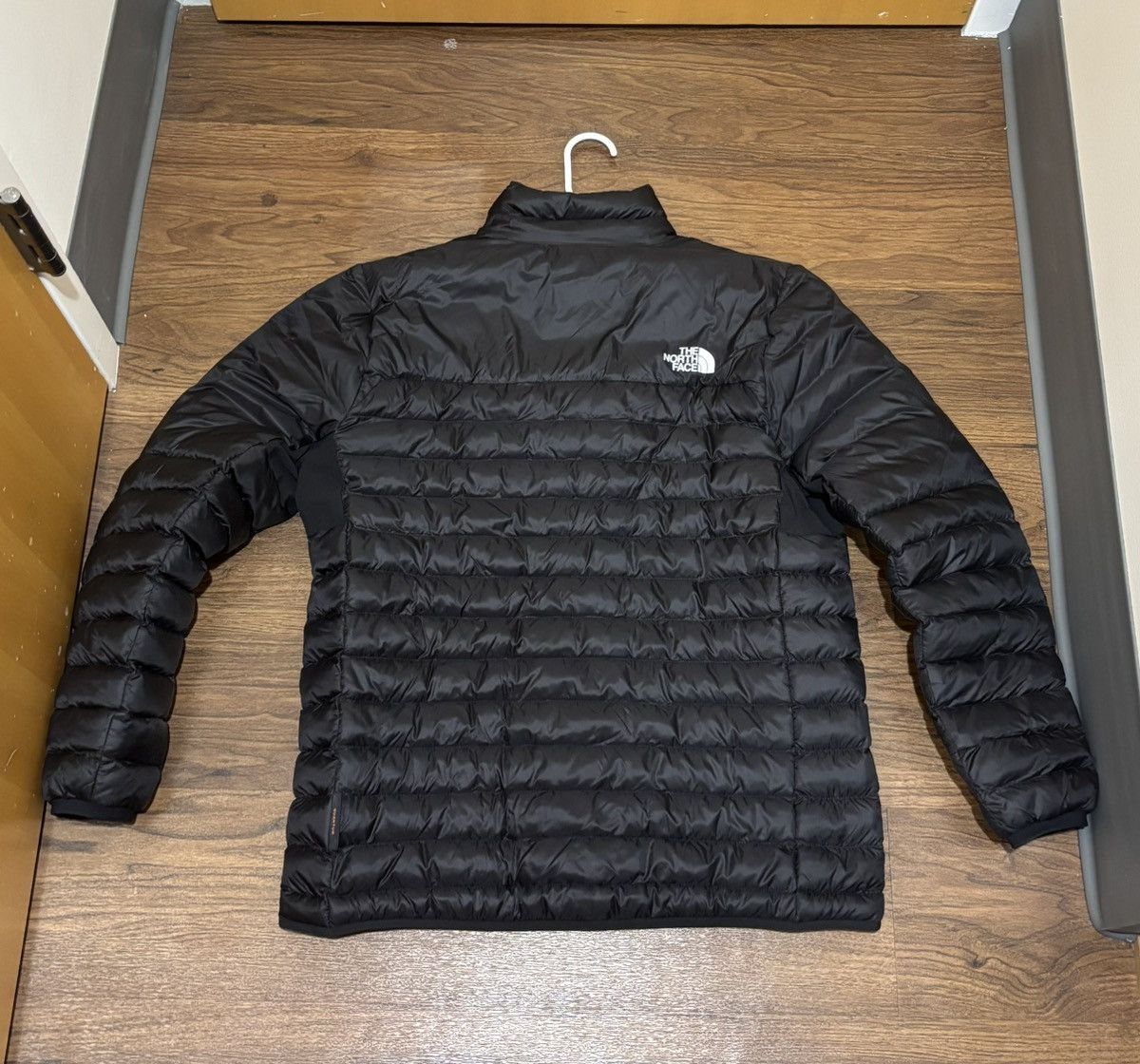 The North Face NORTH FACE MENS CLASSIC DOWN JACKET Size US M / EU 48-50 / 2 - 3 Thumbnail