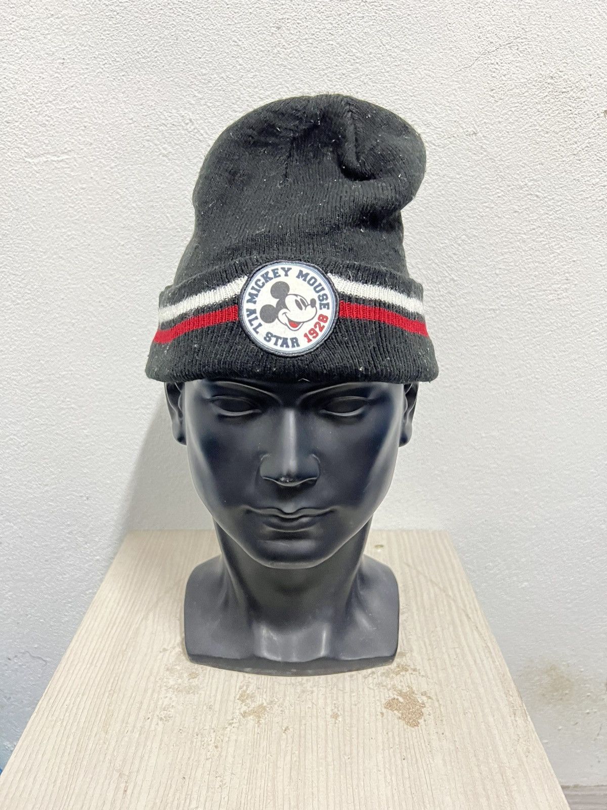 Mickey Mouse Vintage Mickey Mouse Disney Cartoon Beanie Hat Size ONE SIZE - 2 Thumbnail