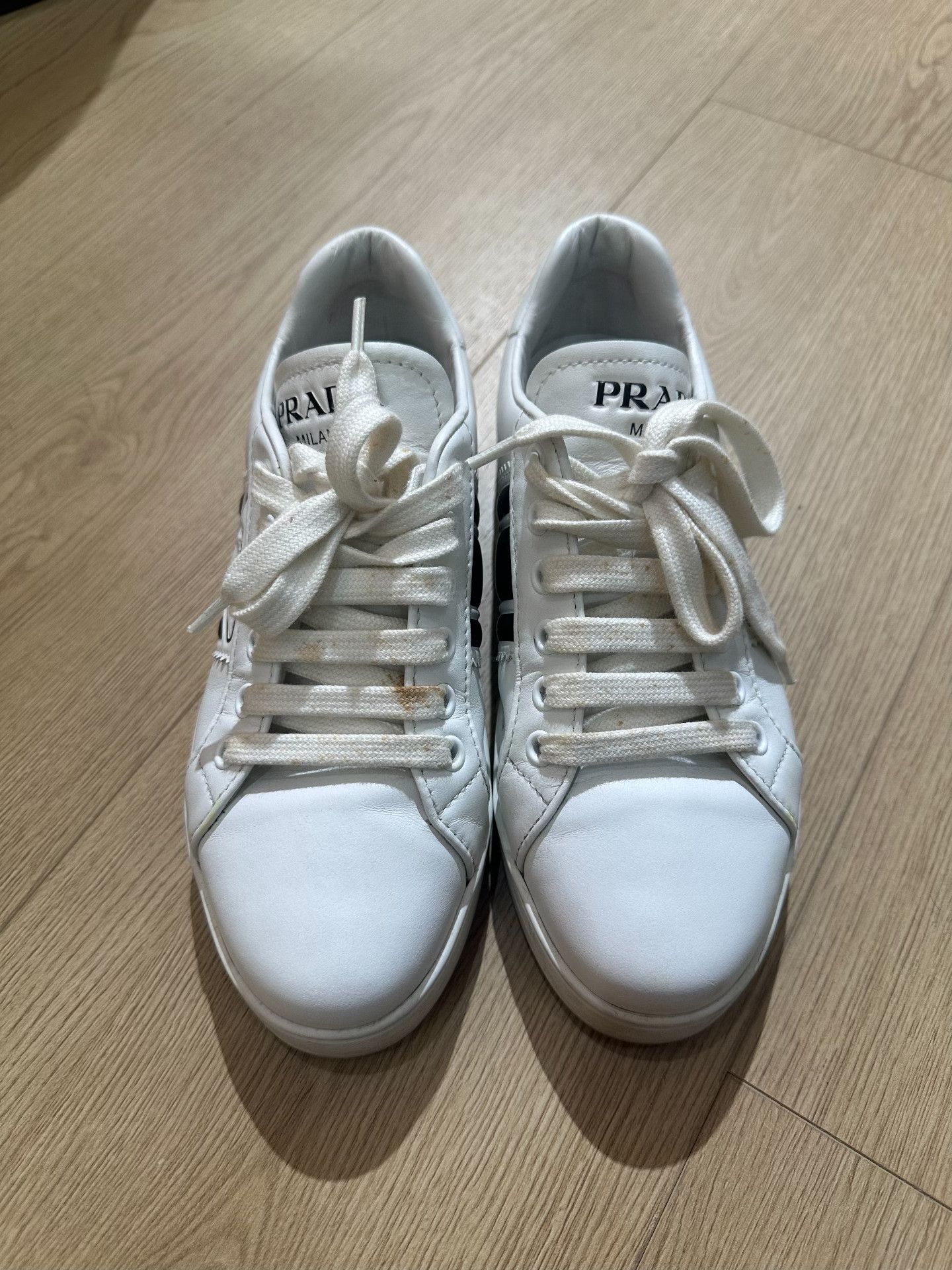 Prada Prada White Lowtop Sneakers us_5 Women Size US 5 / IT 35 - 1 Thumbnail
