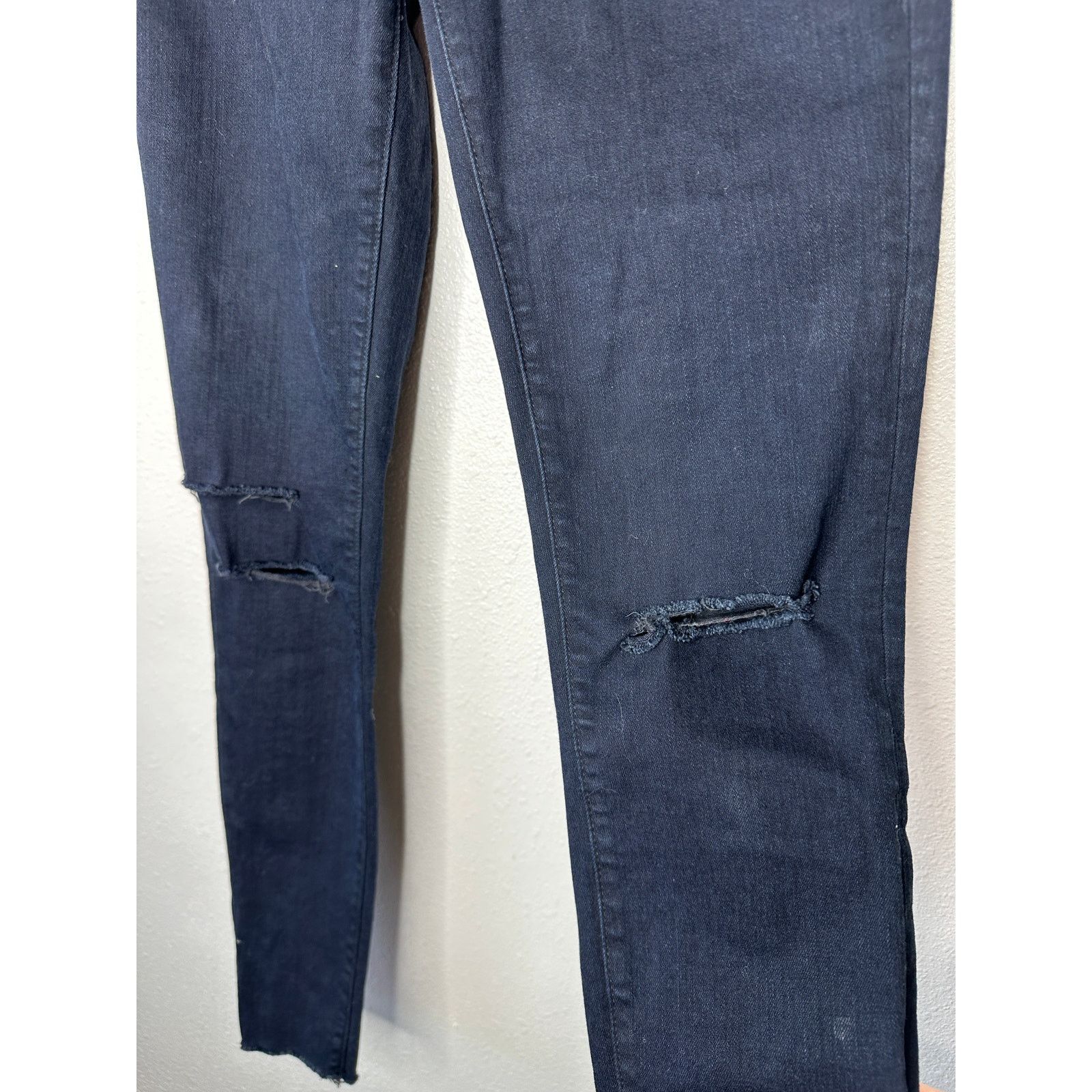 J Brand J Brand Alana Blue Mercy Distressed Knee Raw Hem Jeans 24 Size 24" / US 00 / IT 34 - 5 Thumbnail