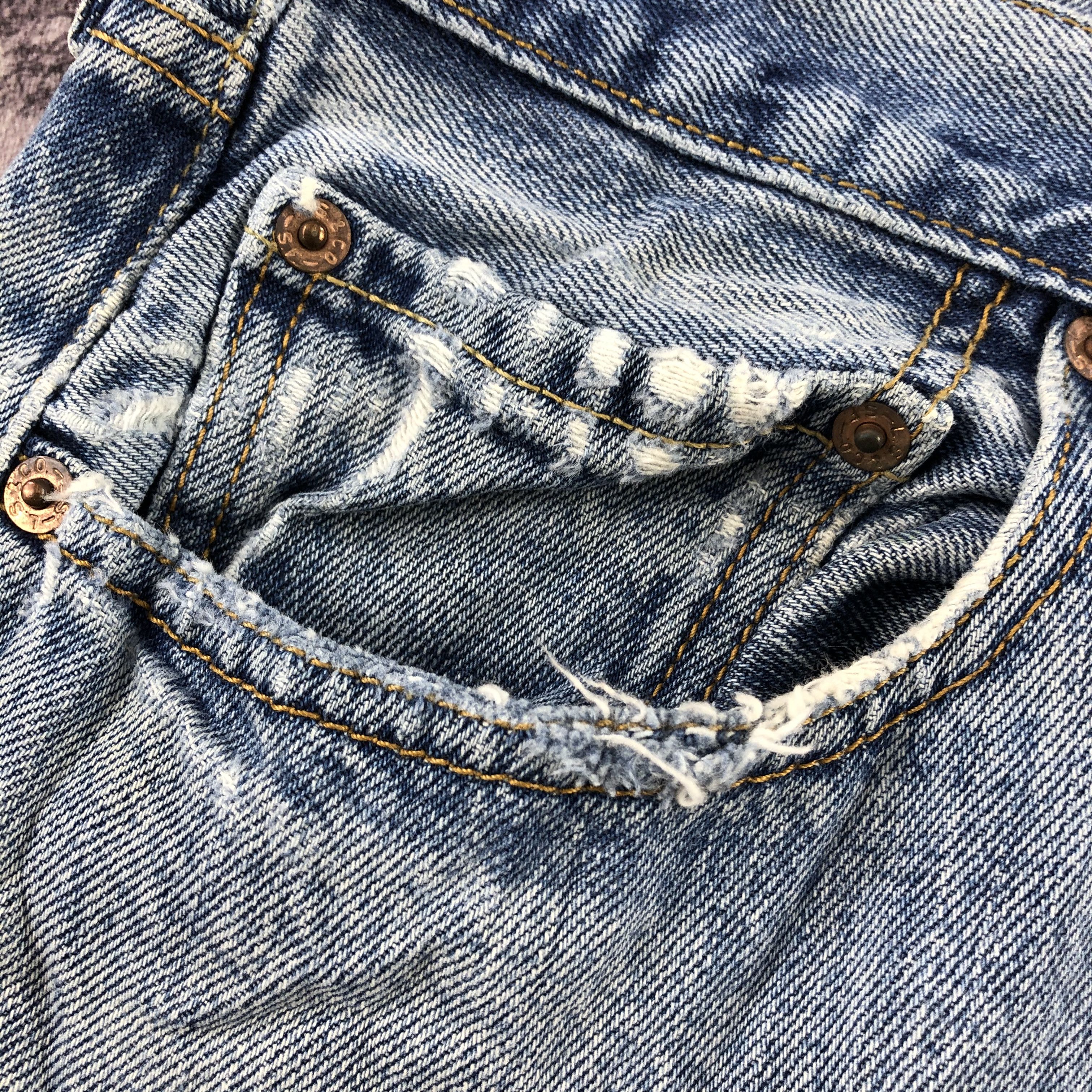 Levi's × Vintage Vintage Blue Wash Levis 501 Jeans-JM2960 Size US 39 - 12 Thumbnail