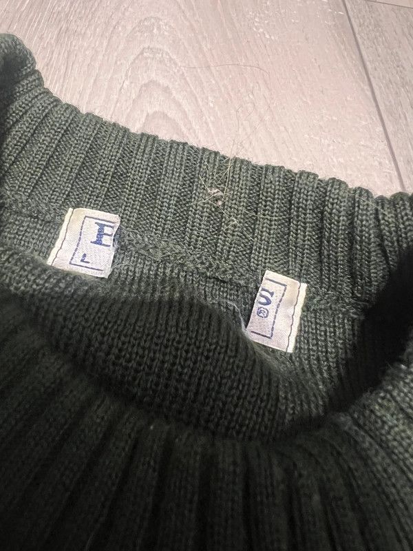 Burberry sweater Burberrys M olive khaki rare have M wool Size US M / EU 48-50 / 2 - 9 Thumbnail