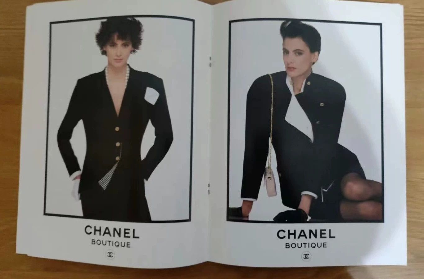 Chanel Chanel 1986 SS Navy Blue Coco Gold-Button Suit FR36 Size XS / US 0-2 / IT 36-38 - 4 Thumbnail